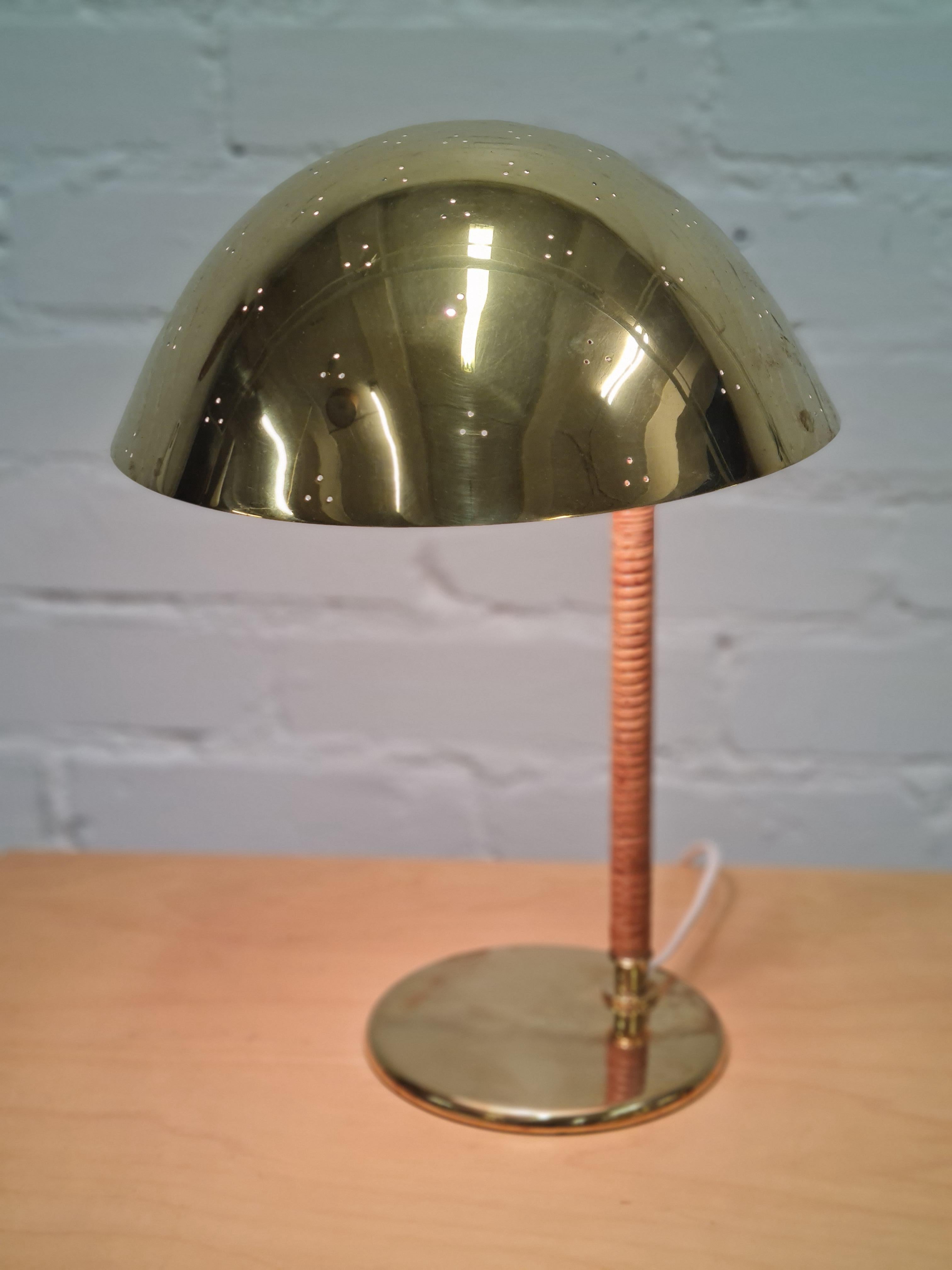Paavo Tynell Table Lamp Model 9209`Kypärä´ For Sale 3