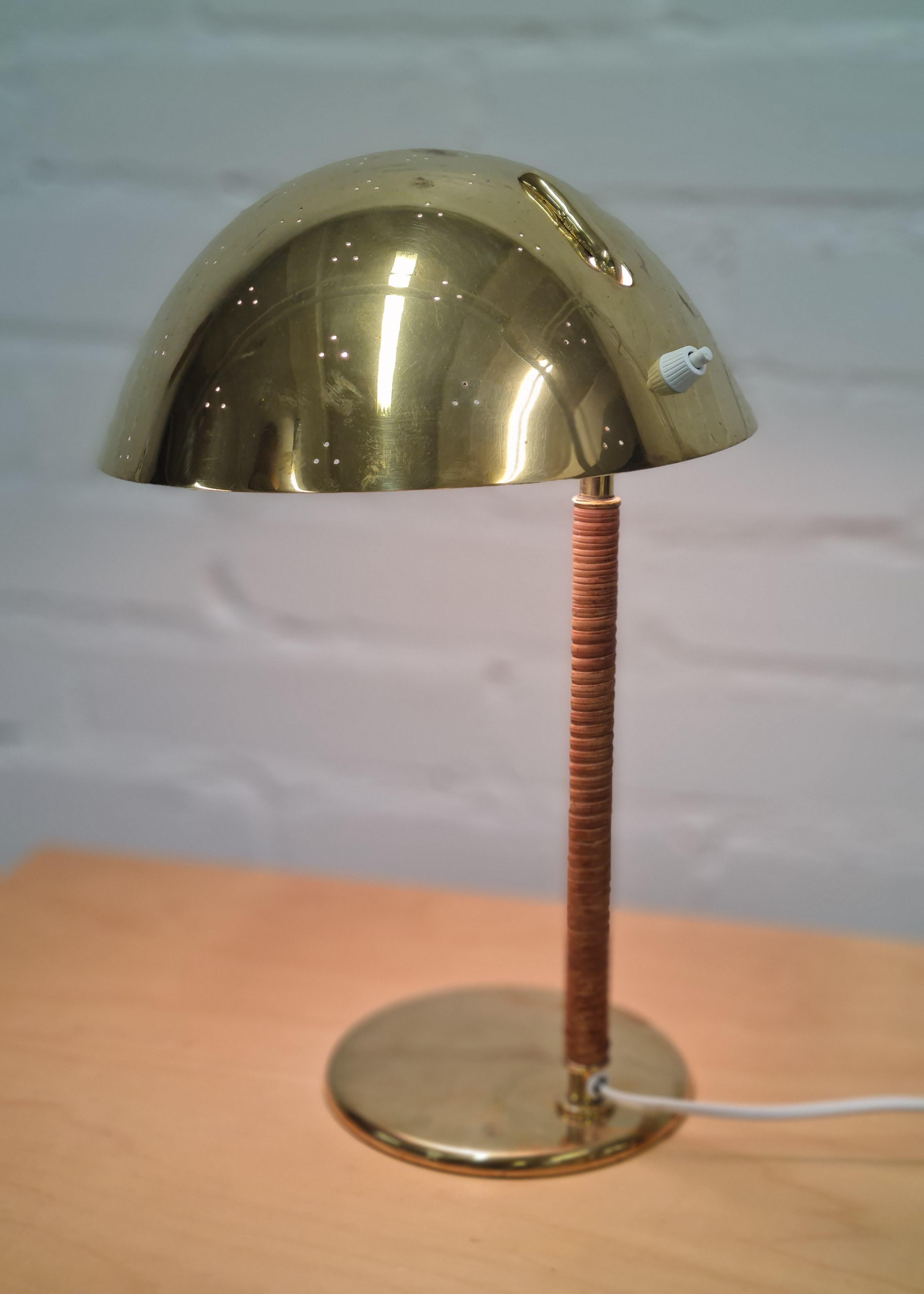 Paavo Tynell Table Lamp Model 9209`Kypärä´ For Sale 6