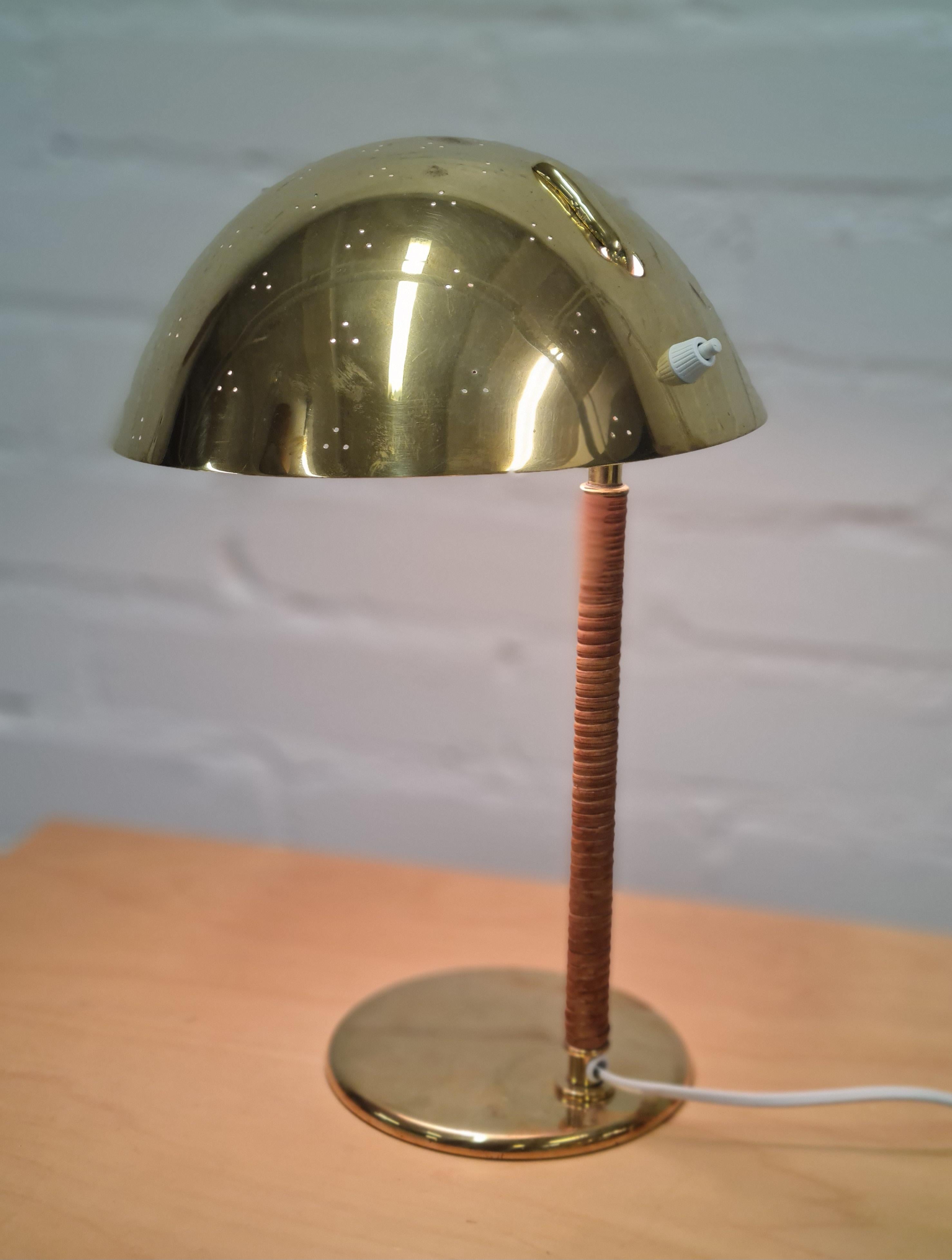 Paavo Tynell Table Lamp Model 9209`Kypärä´ For Sale 7