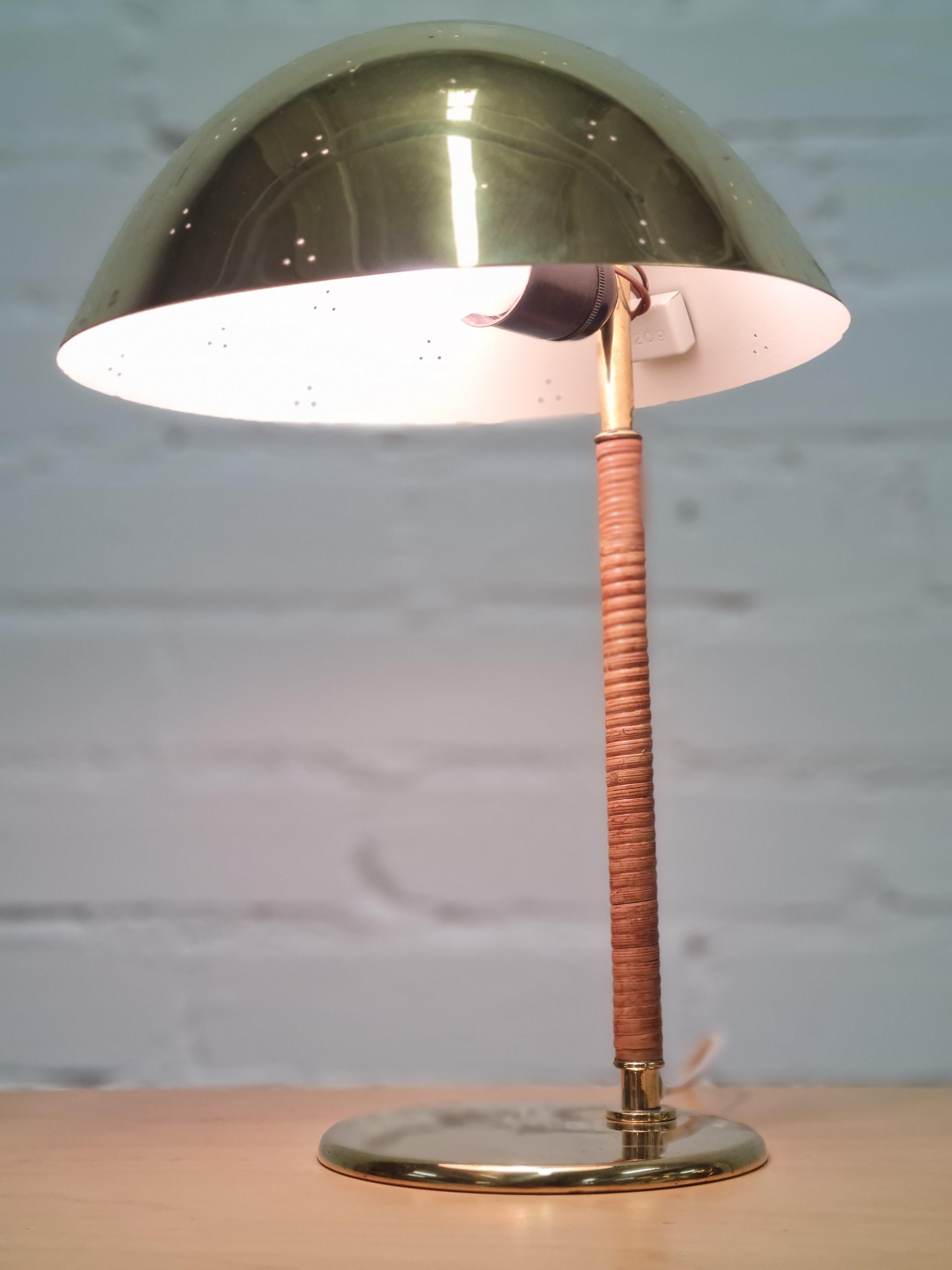 Paavo Tynell Table Lamp Model 9209`Kypärä´ For Sale 2
