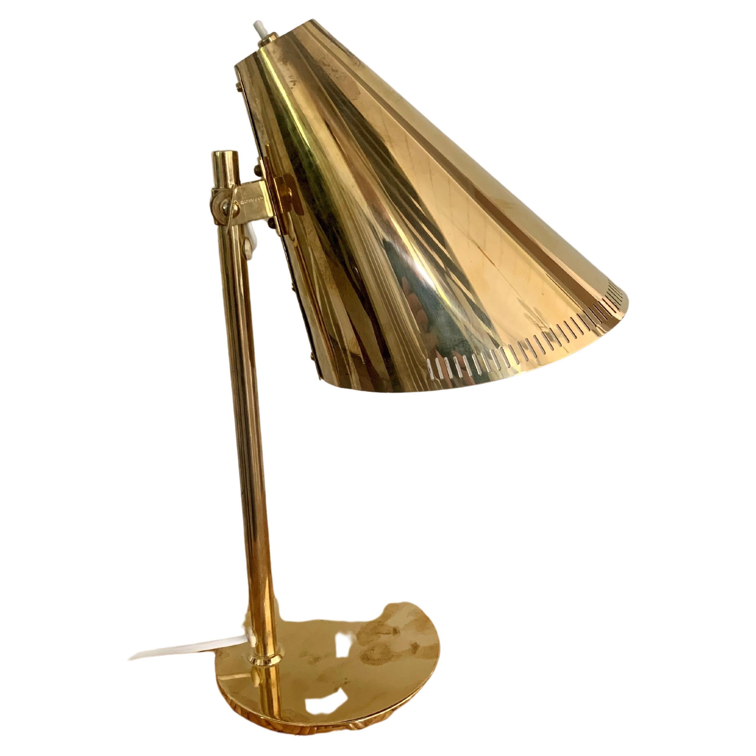 Tischlampe von Paavo Tynell, Modell 9227 (Brass)-1950 (TAITO/Idman) im Angebot