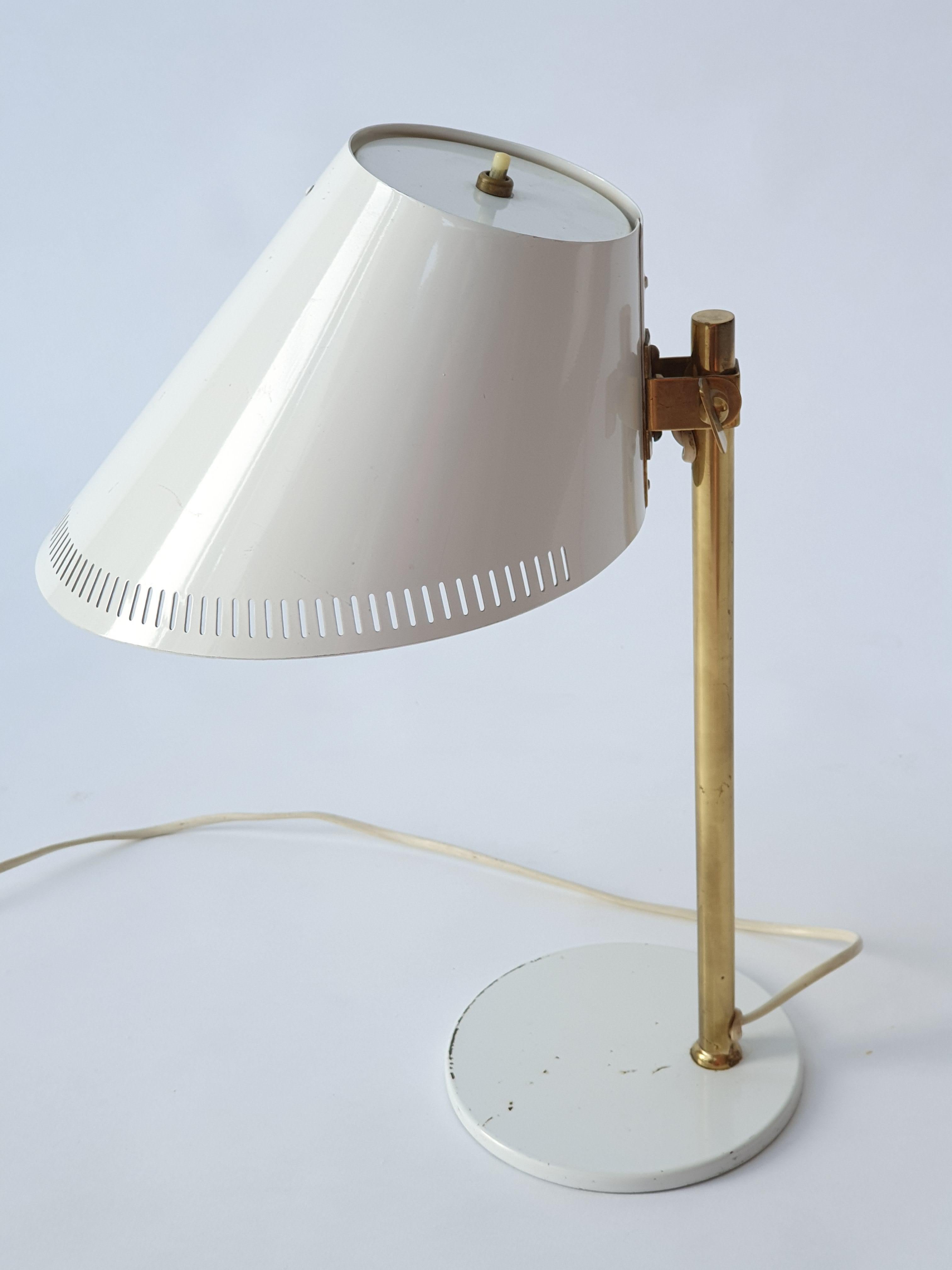 Paavo Tynell Table Lamp Model 9227 by Idman 4