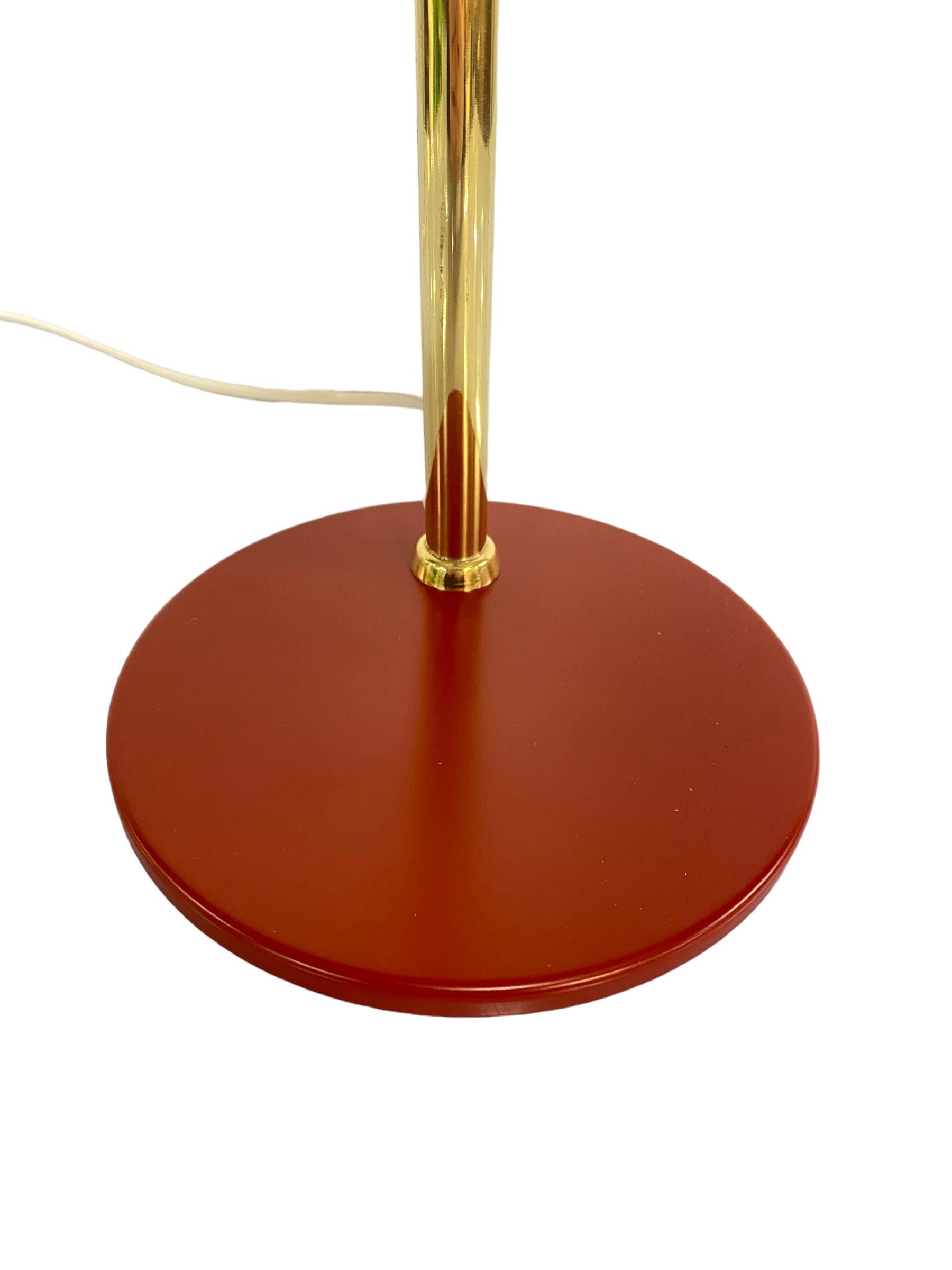 Paavo Tynell Table Lamp Model 9227 in Red In Good Condition For Sale In Helsinki, FI