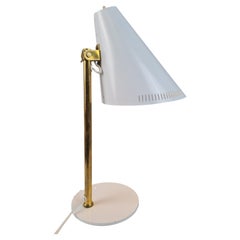 Lámpara de mesa Paavo Tynell Modelo H5-7 en blanco y latón, Idman Años 60