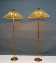 Paavo Tynell, Due lampade da terra a "cappello cinese", modello 9602, Taito Oy, anni '50