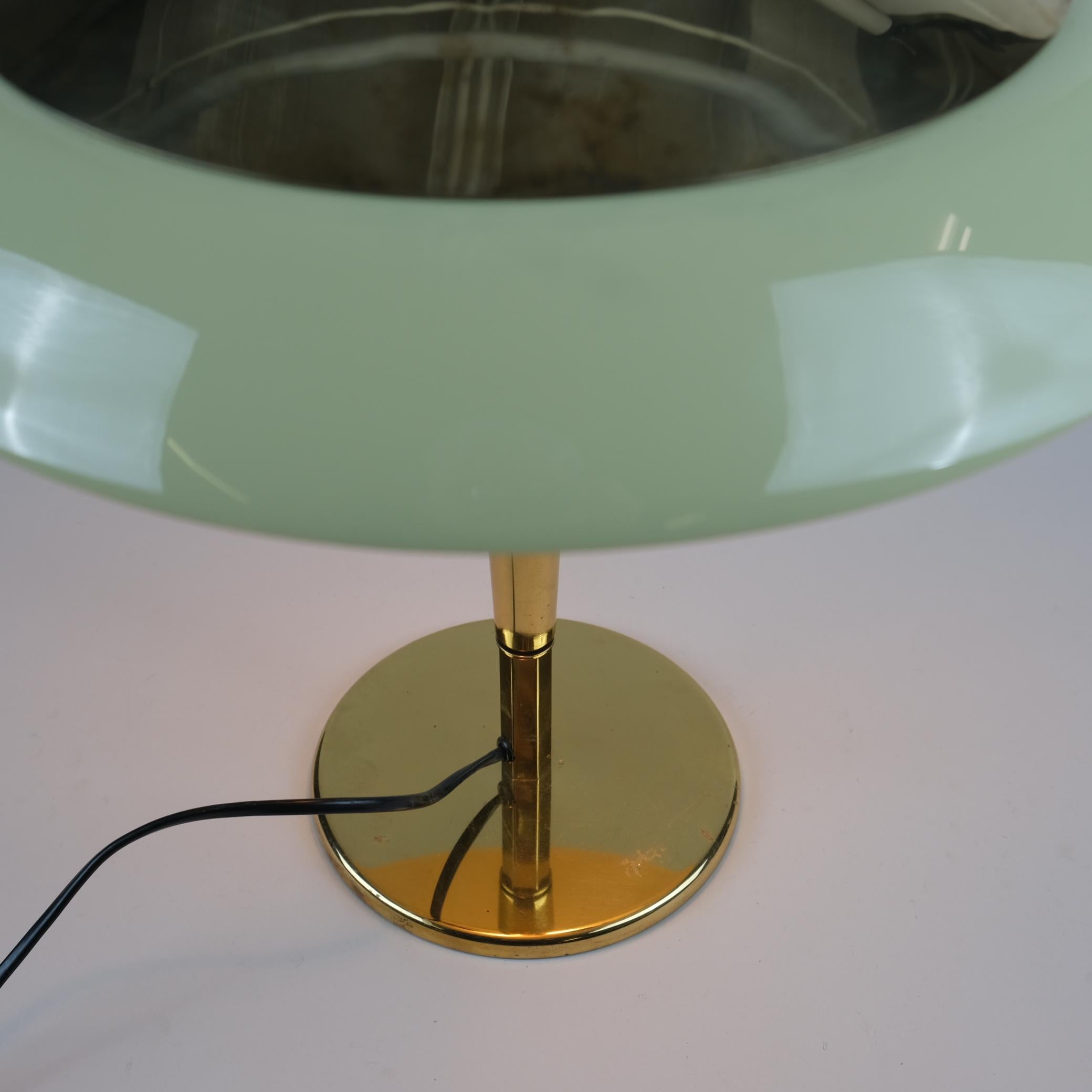 Lampe à poser Umbrella modèle 5061 en laiton et verre, Paavo Tynell, Taito, années 1950 en vente 1