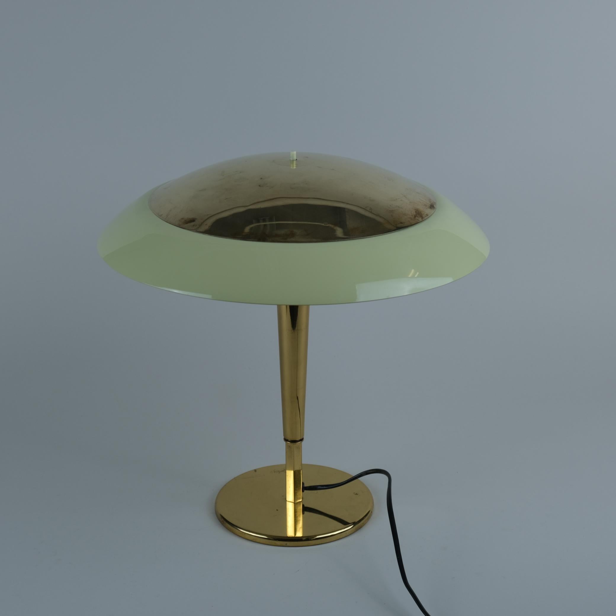Lampe à poser Umbrella modèle 5061 en laiton et verre, Paavo Tynell, Taito, années 1950 en vente 3