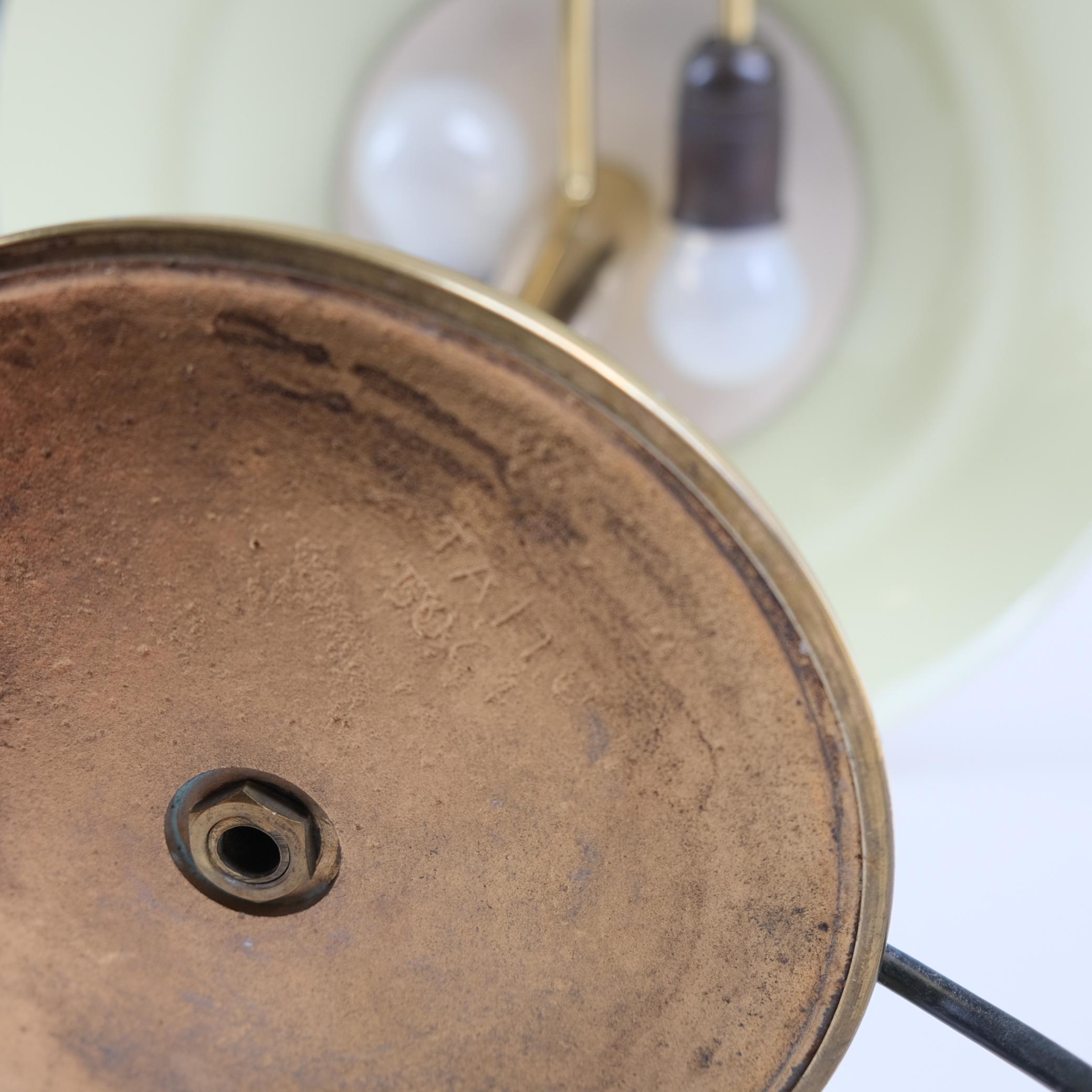 Lampe à poser Umbrella modèle 5061 en laiton et verre, Paavo Tynell, Taito, années 1950 en vente 5