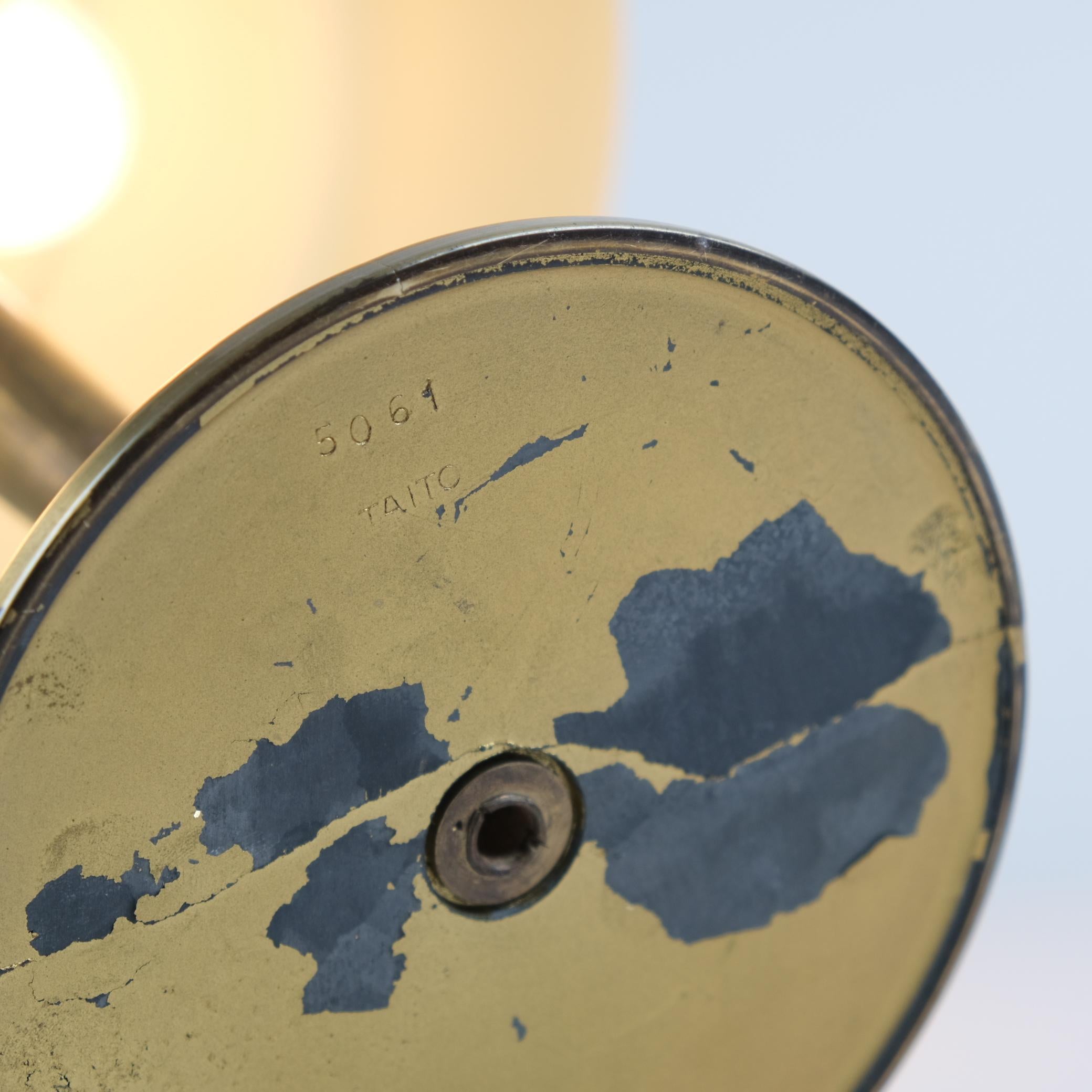 Lampe à poser Umbrella modèle 5061 en laiton et verre, Paavo Tynell, Taito, années 1950 en vente 4