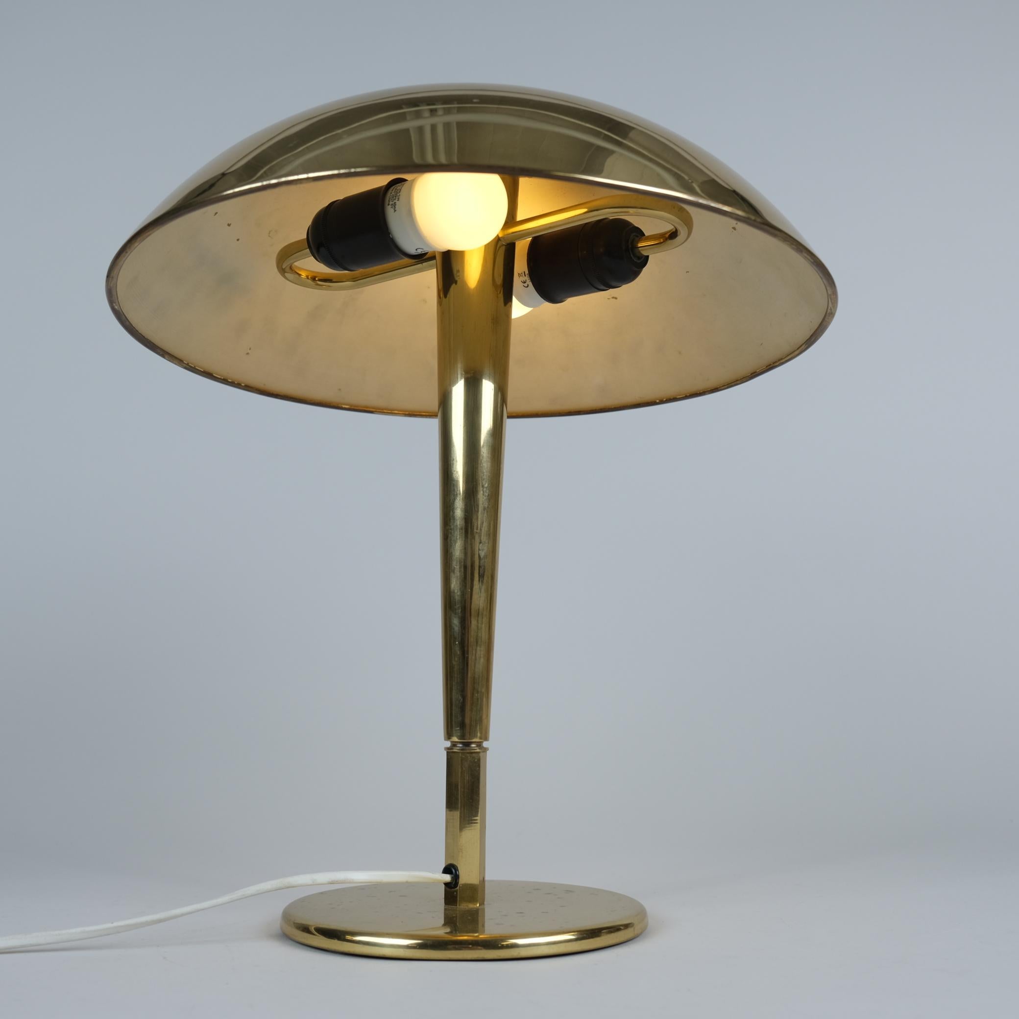 Finnish Paavo Tynell Umbrella Table Lamp Model 5061 in Solid Brass, Taito Oy 1940s For Sale