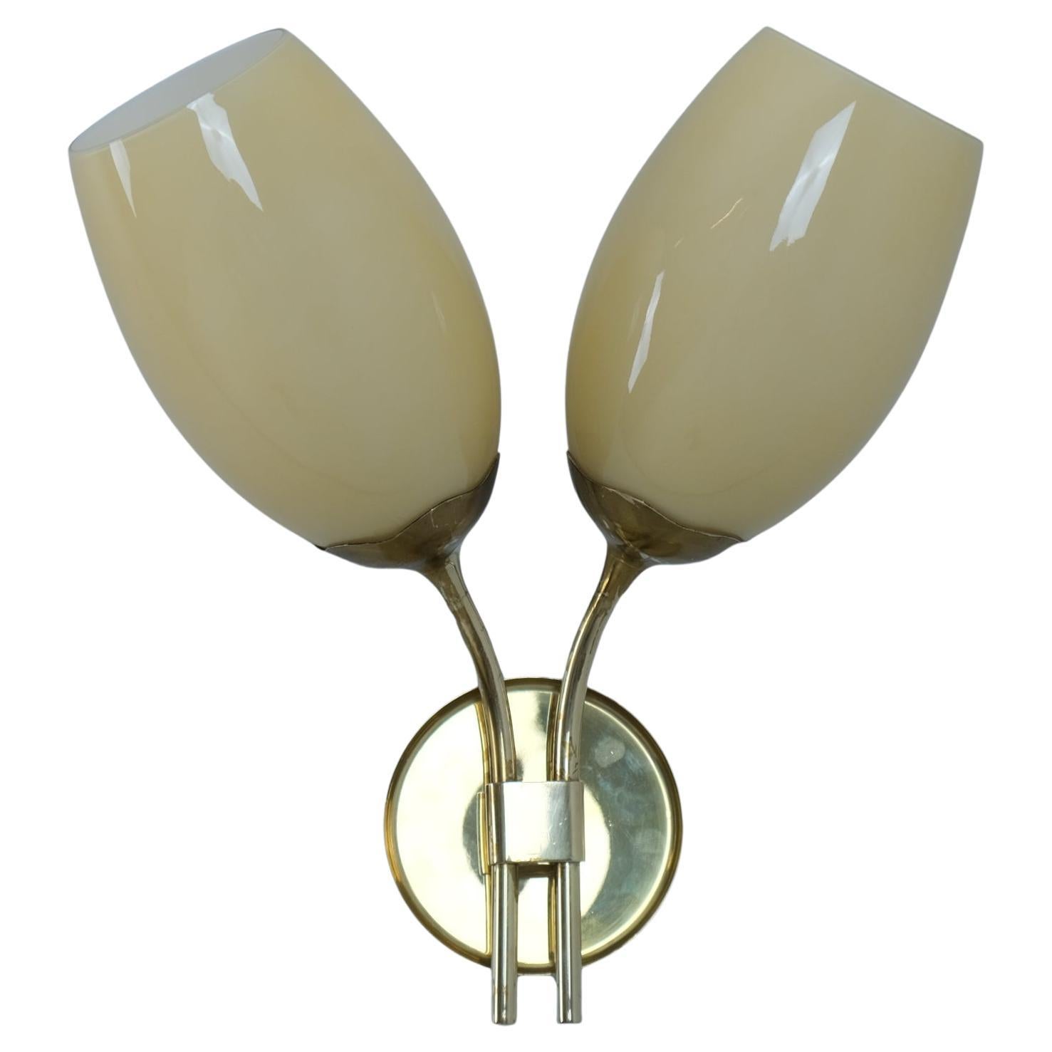 Paavo Tynell Wall Lamp Model 9452 in Brass & Beige Glass Shades, Taito Oy 1950s For Sale
