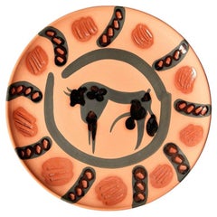Pablo Picasso, Toro, plato redondo torneado, 1957, edición Picasso, Madoura