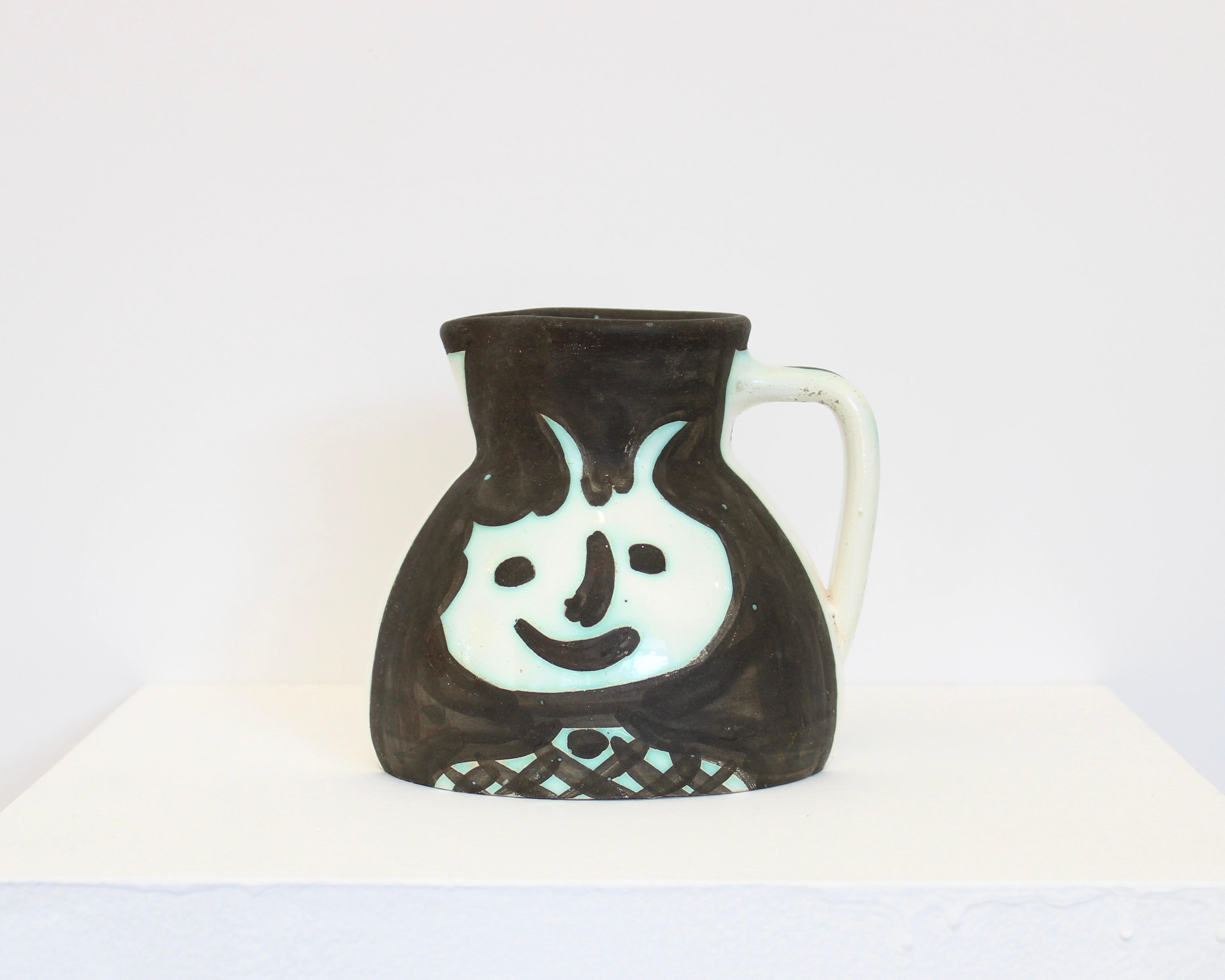 Pablo Picasso Ceramic Pitcher Tetes Visages Editions Picasso Madoura In Good Condition For Sale In Chicago, IL