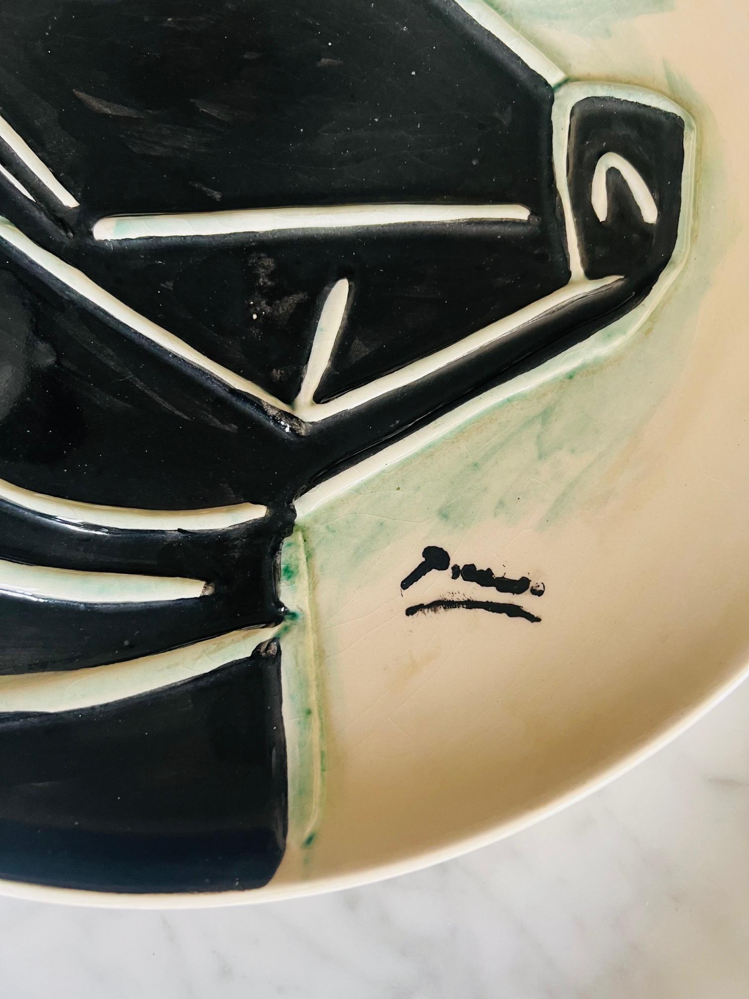 Style international Assiette en céramique signée et numérotée Pablo Picasso, édition 80/200 en vente