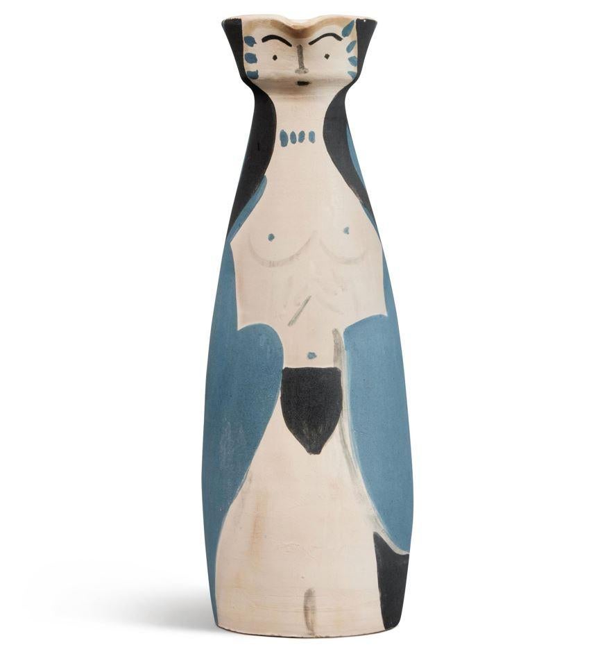 Organico moderno Pablo Picasso Madoura Femme Sculpture Pitcher Ewer Vase AR 297 Painted Ceramic in vendita