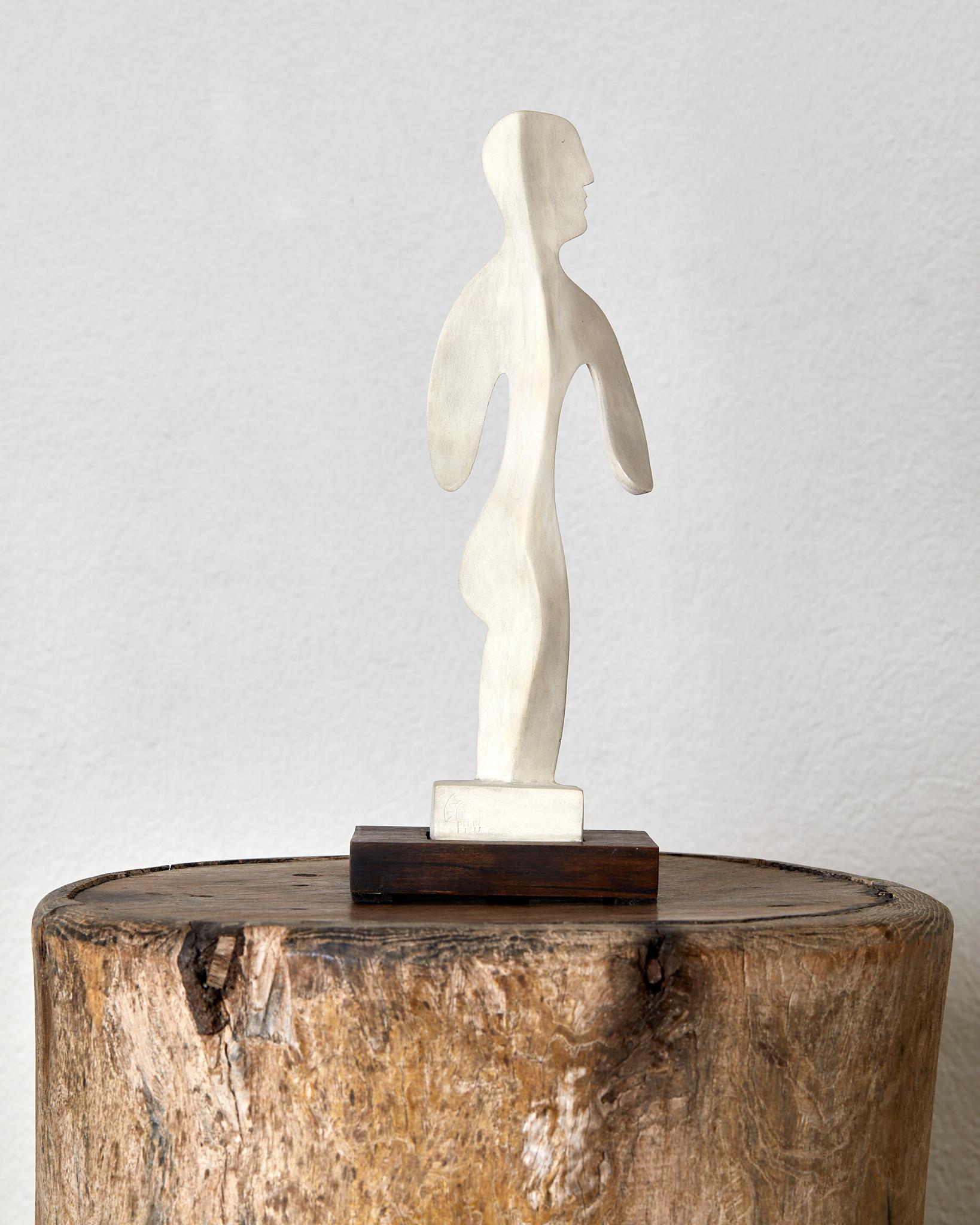 Pablo Picasso
Grosse tête, profil gauche, 
1965, 
Sculpture en terre
H. 28 cm, Larg. 9,5 cm
R.A  Coulage à la barbotine
Blanc
Tiré à 50 exemplaires numérotés
R.747 à gauche
Editon Picasso, Madoura
37/50
Répertorié dans le livre Alain Ramié, Picasso,