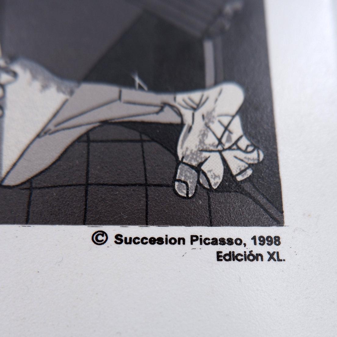 Pablo Picasso Guernica Spain Ceramic Hanging Wall Tile - 1998 In Good Condition For Sale In Linkebeek, BE