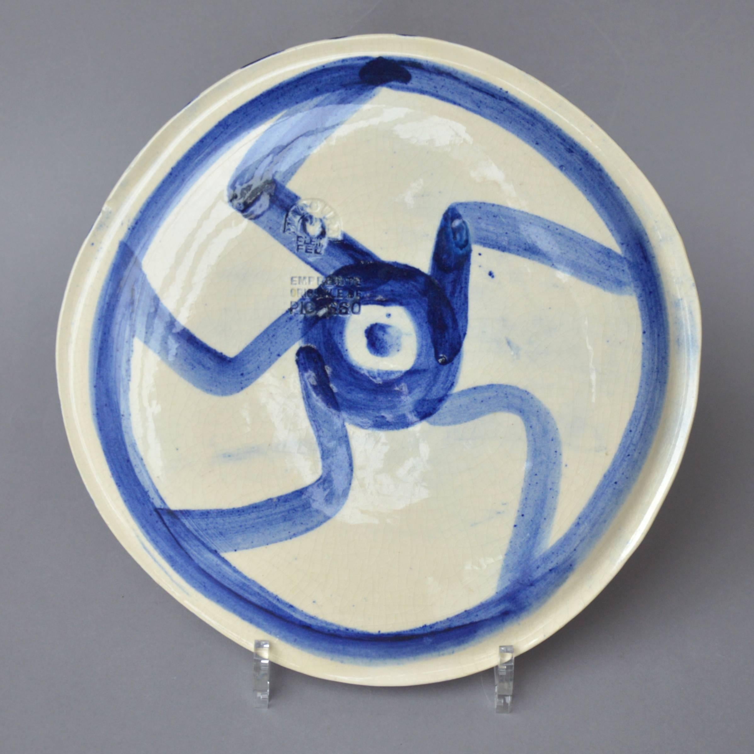 Mid-20th Century Pablo Picasso Madoura Ceramic Plate Four Enlaced Profiles, 1949 For Sale