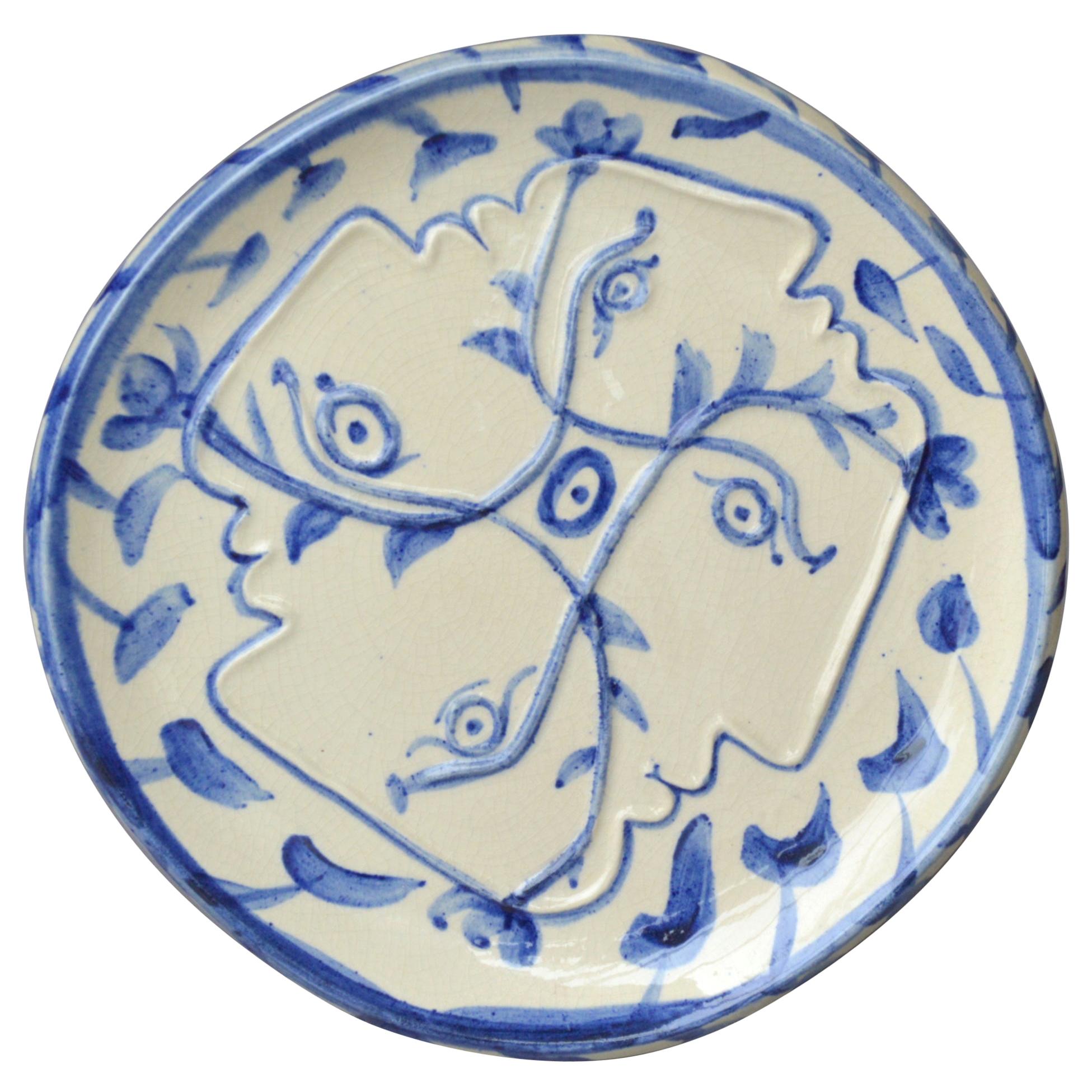 Pablo Picasso Madoura Ceramic Plate Four Enlaced Profiles, 1949 For Sale