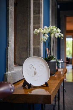 Tête au masque, Picasso, ceramic, 1950's, monochrome, plate, design, mask,design
