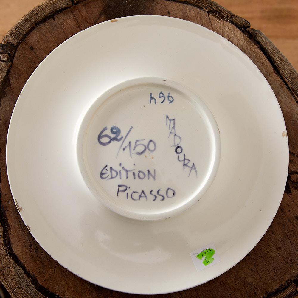 Pablo Picasso, Oiseau n°96, Assiette ronde, 1963. In condizioni buone in vendita a Nice, Cote d' Azur