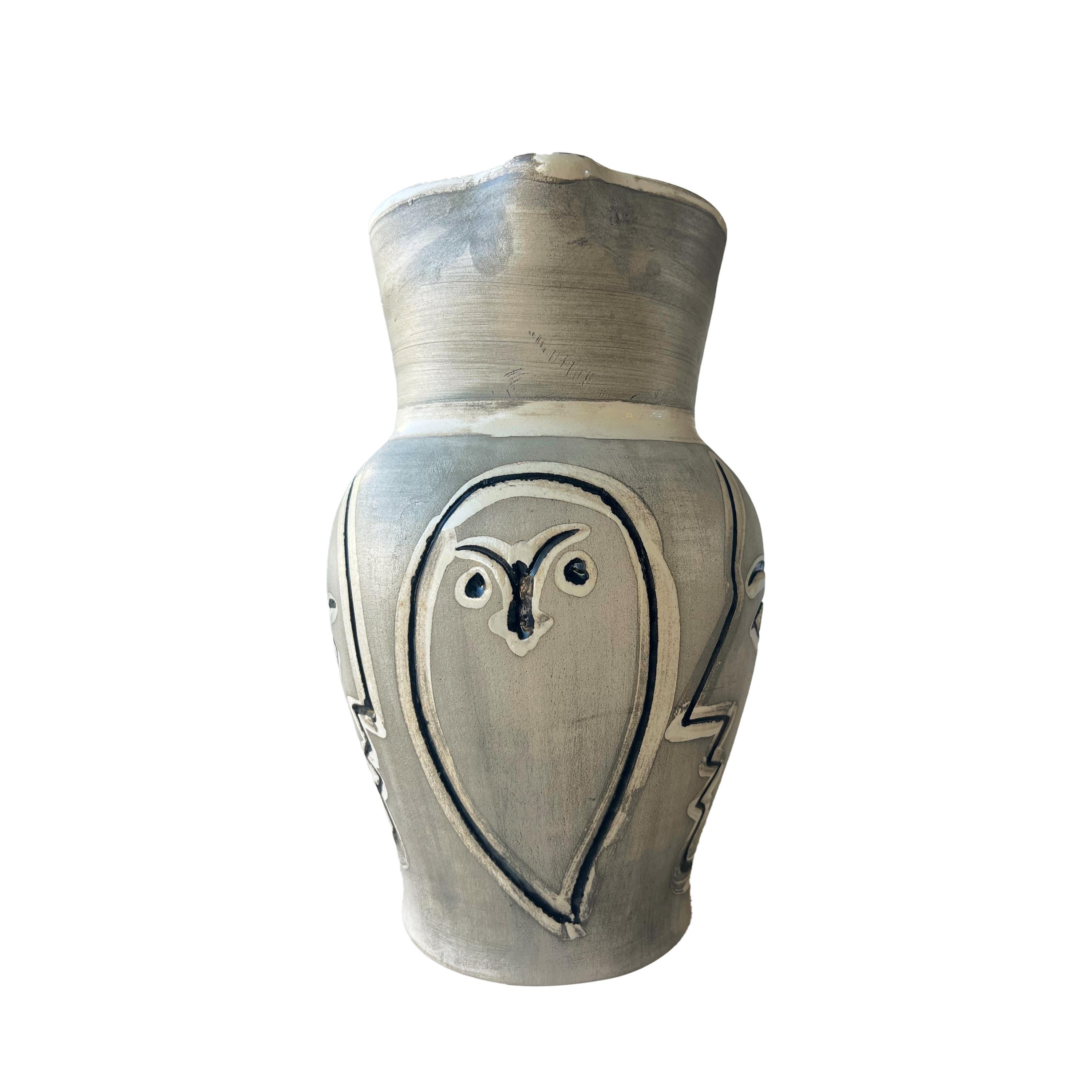 Ceramic Pablo Picasso Pichet gravé gris, Picasso, Pitcher, Owl, Portrait, Design, 1954 For Sale