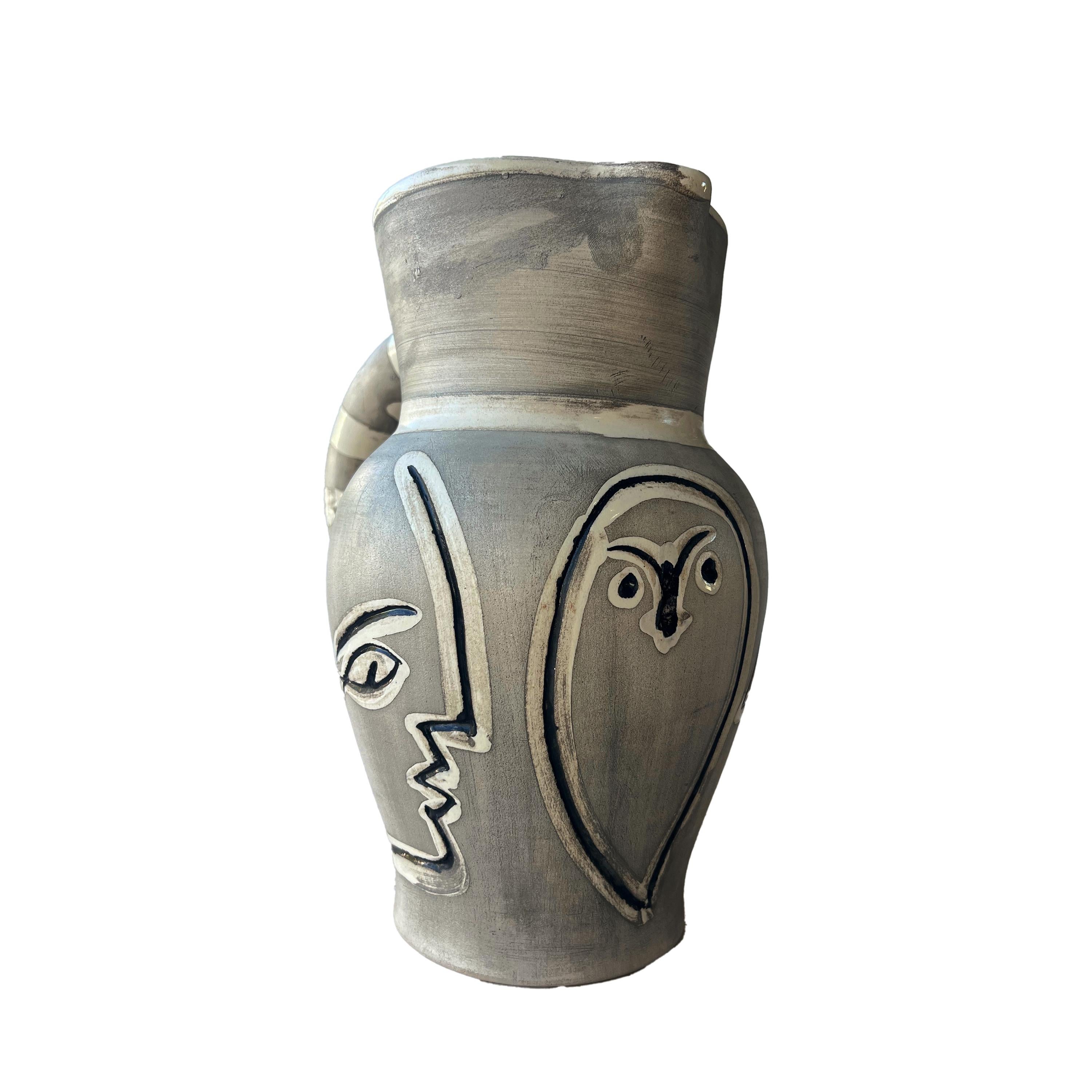 Pablo Picasso Pichet gravé gris, Picasso, Pitcher, Owl, Portrait, Design, 1954 For Sale 2