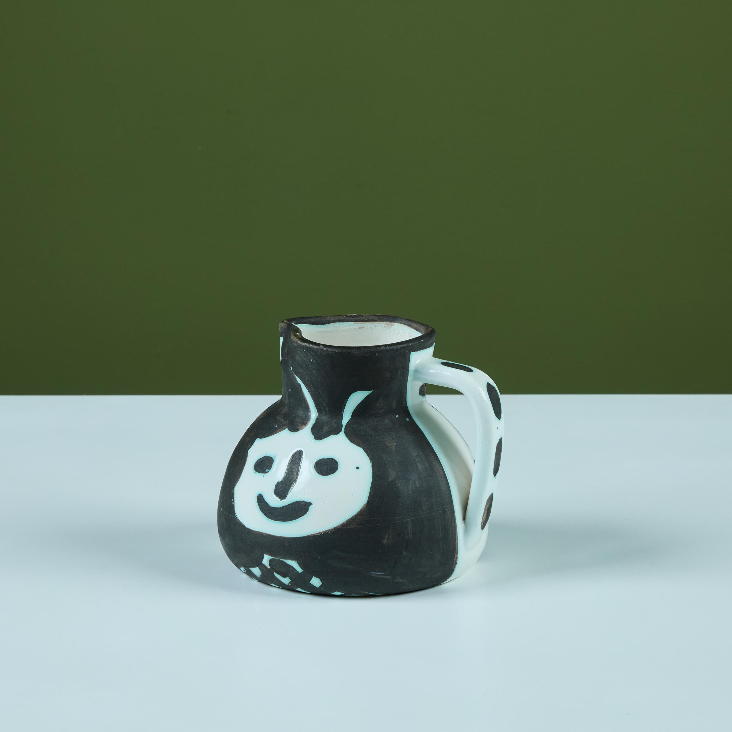 Expressionist Pablo Picasso Pichet Têtes Pitcher For Sale