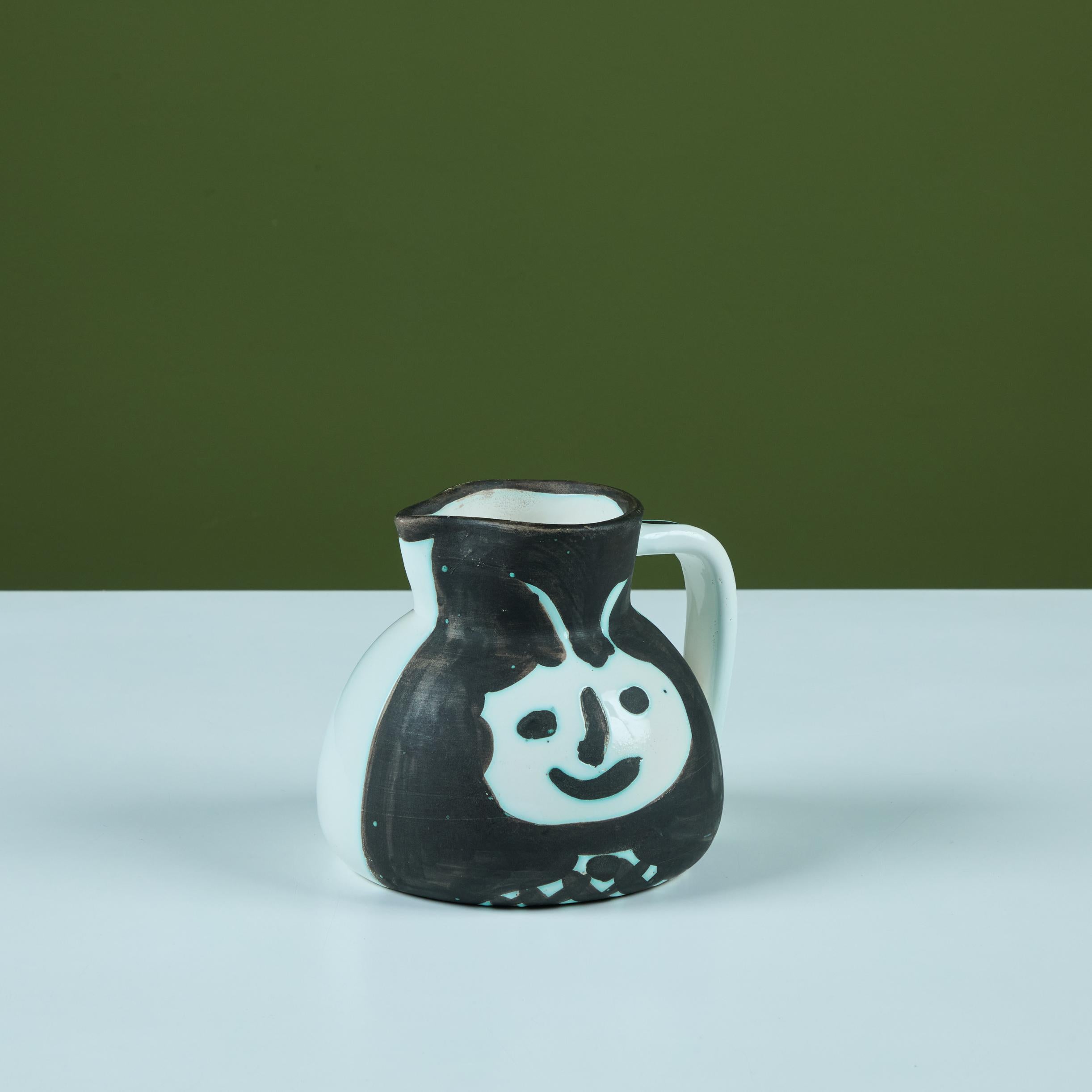 Glazed Pablo Picasso Pichet Têtes Pitcher For Sale