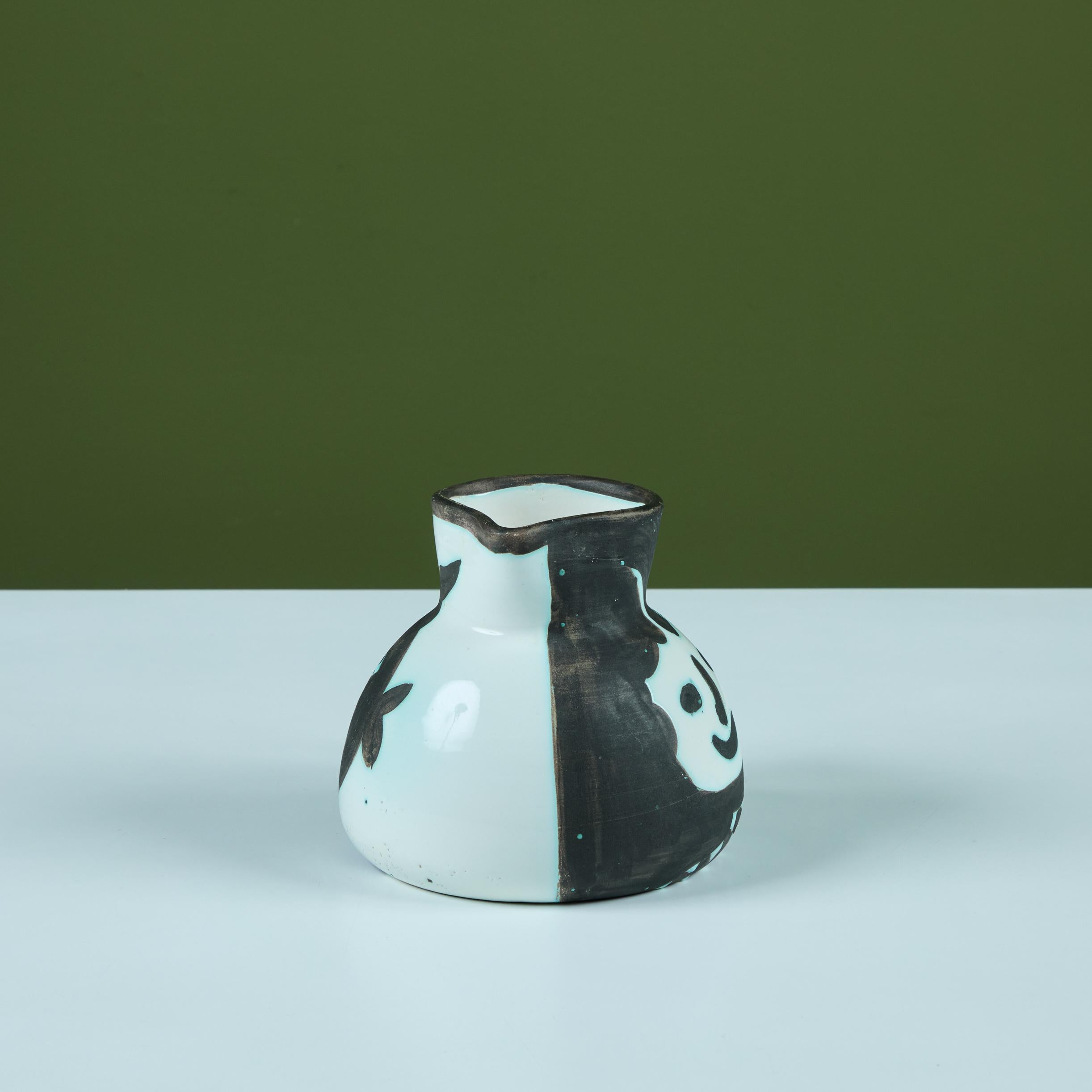 Pablo Picasso Pichet Têtes Pitcher In Excellent Condition For Sale In Los Angeles, CA