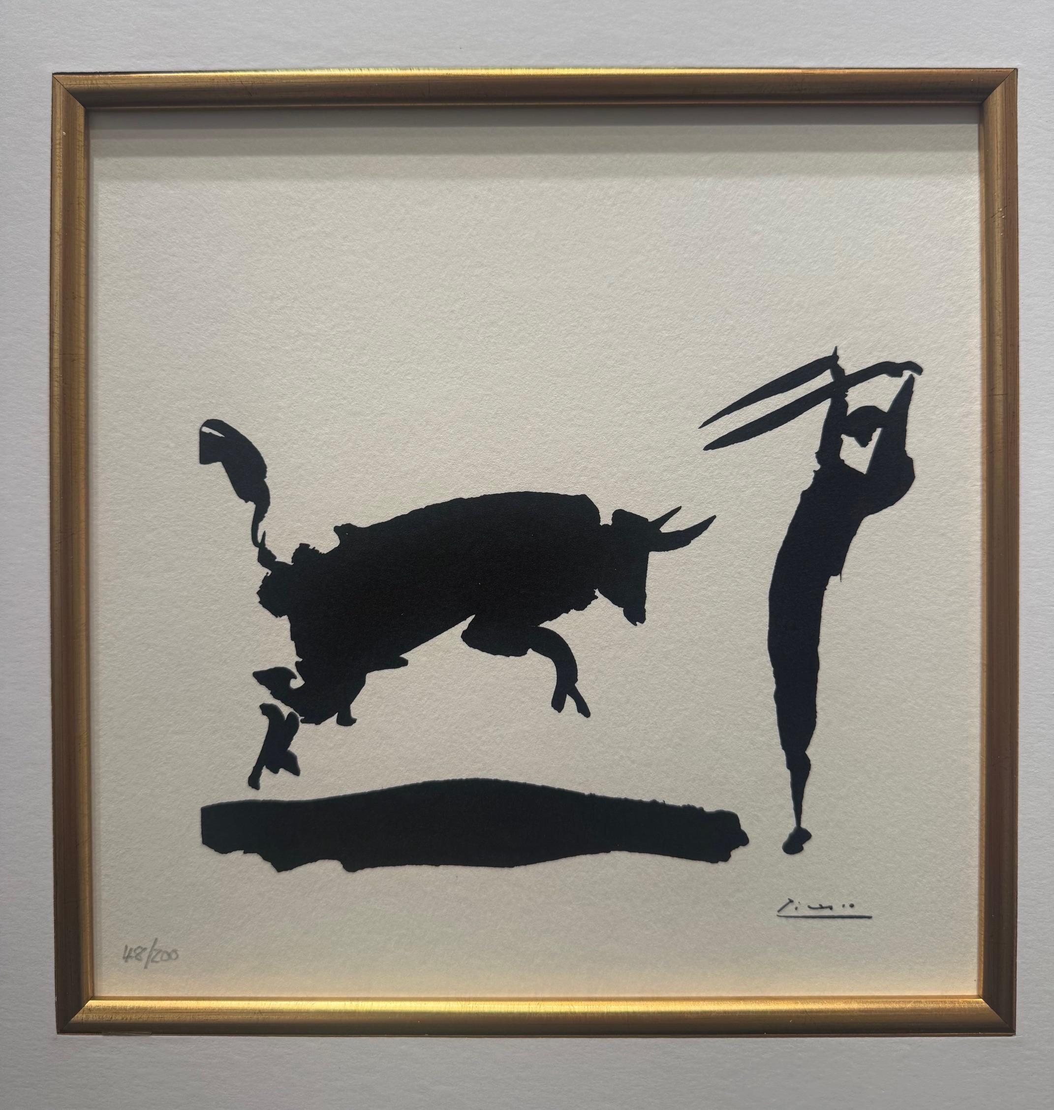 "Tauromachie" est une grano-lithographie tirée de la série de tauromachies de Picasso, exécutée à l'origine sous la forme d'un dessin au pinceau et à l'encre en 1960.  Cette image est le numéro dix de la série, signée dans la plaque et limitée. Elle