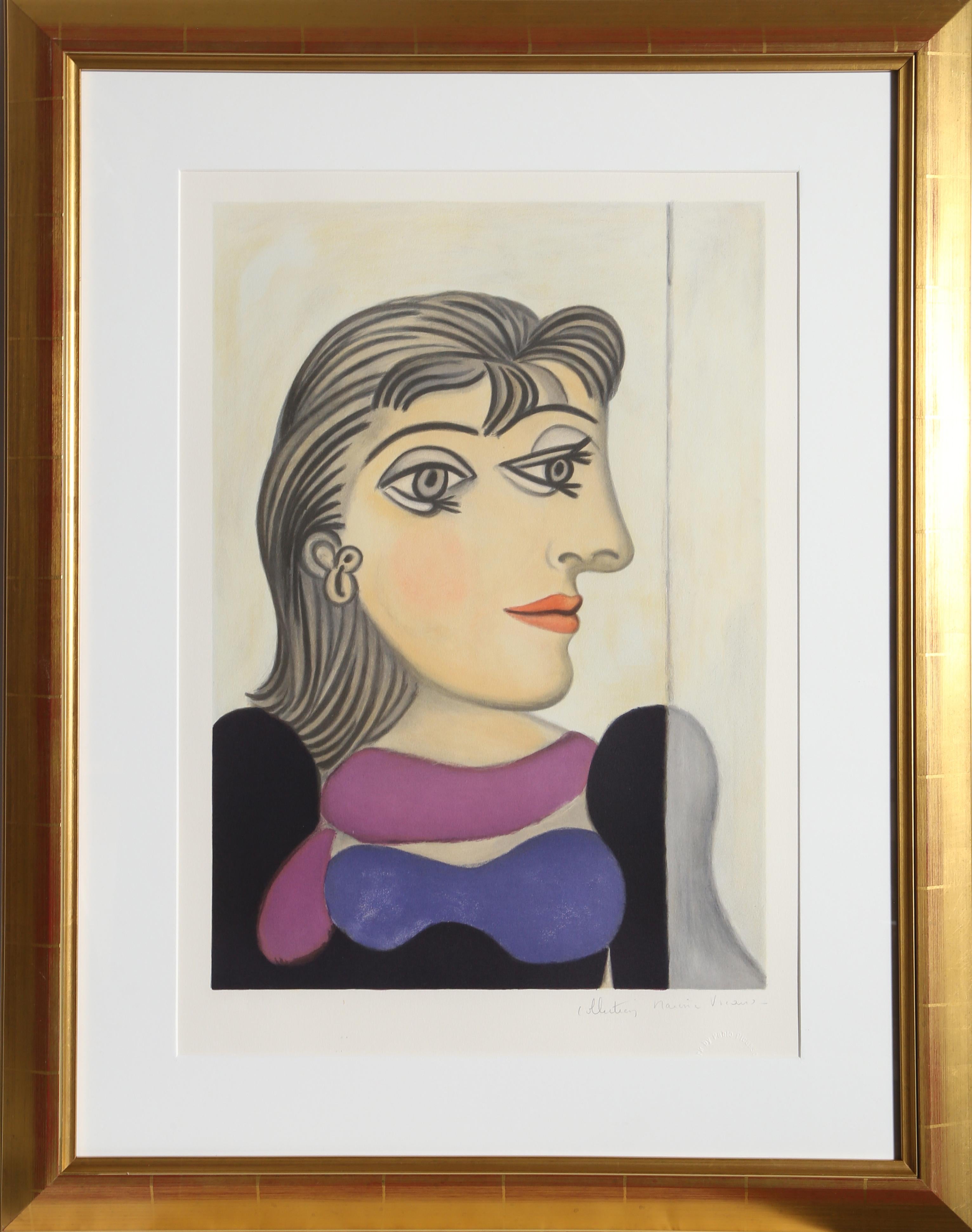 Eine Lithographie aus der Nachlasssammlung Marina Picasso nach dem Gemälde "Buste de Femme Au Foulard Mauve" von Pablo Picasso. Das Originalgemälde wurde 1937 fertiggestellt. In den 1970er Jahren, nach Picassos Tod, autorisierte Marina Picasso,
