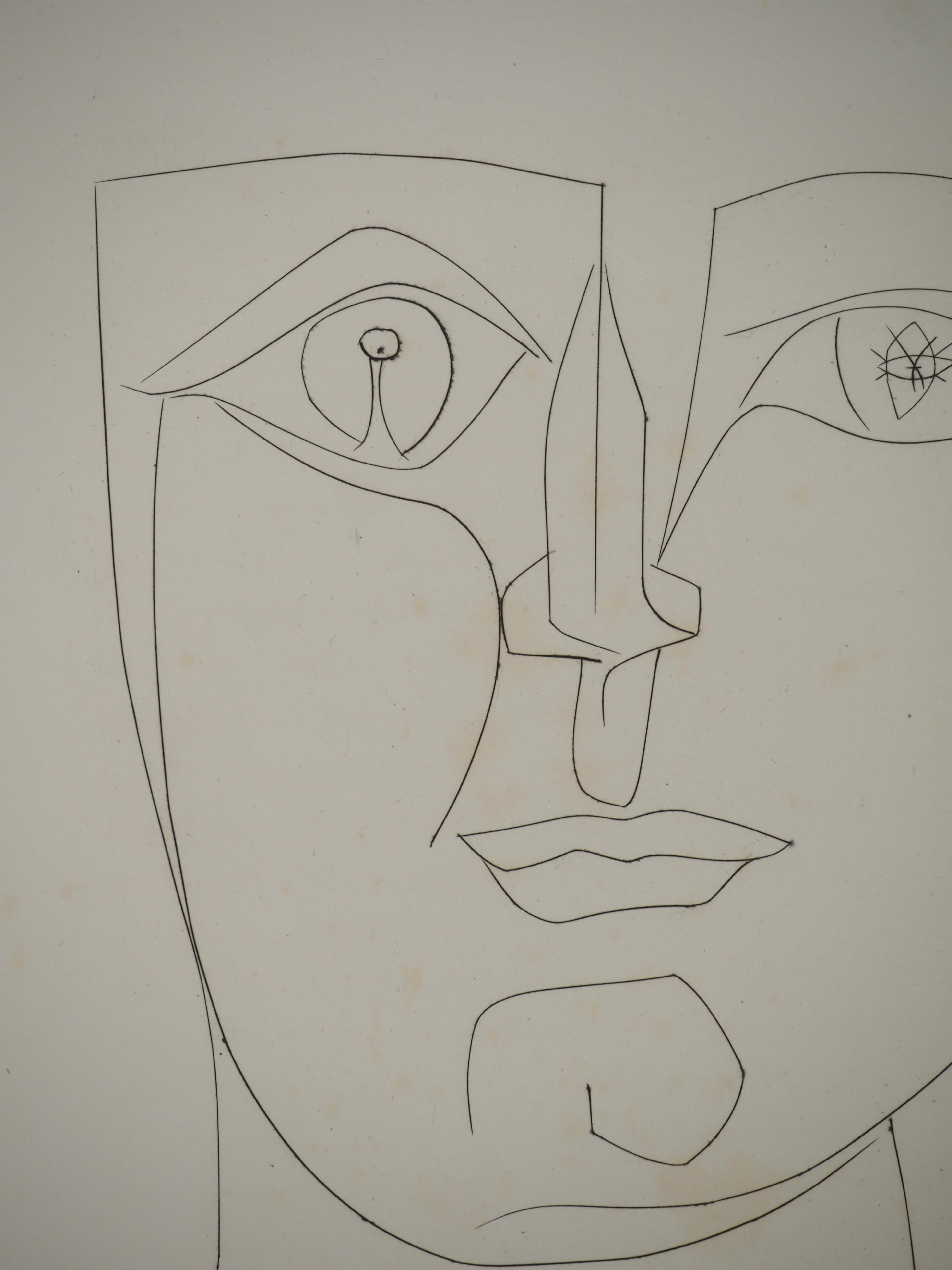 Carmen, Der Mann hinter der Maske - Original-Radierung (Cramer #52) (Grau), Portrait Print, von Pablo Picasso