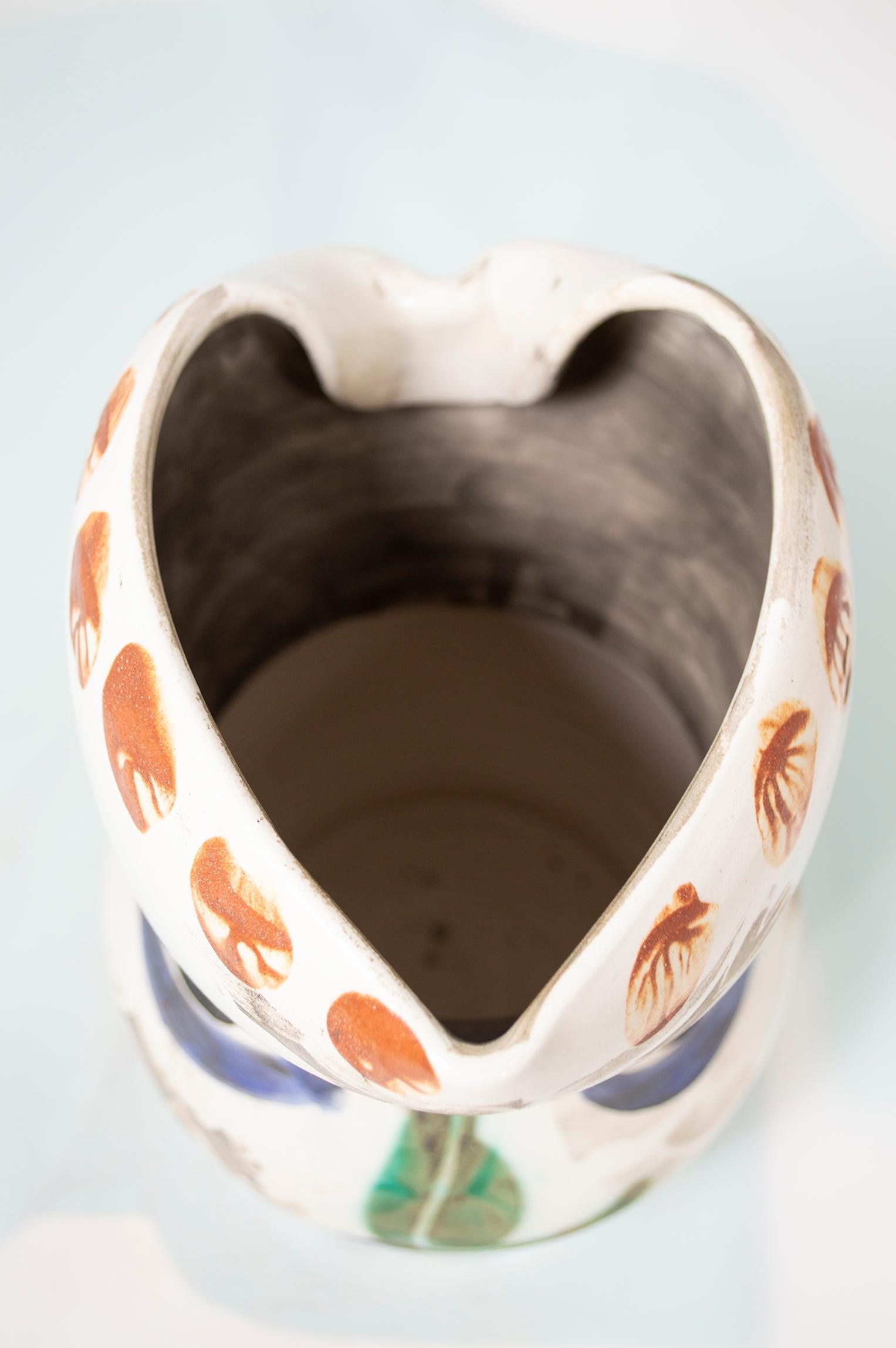 'Face with Points (Visage aux points)' Madoura ceramic pitcher, Edition Picasso - Beige Figurative Sculpture by Pablo Picasso