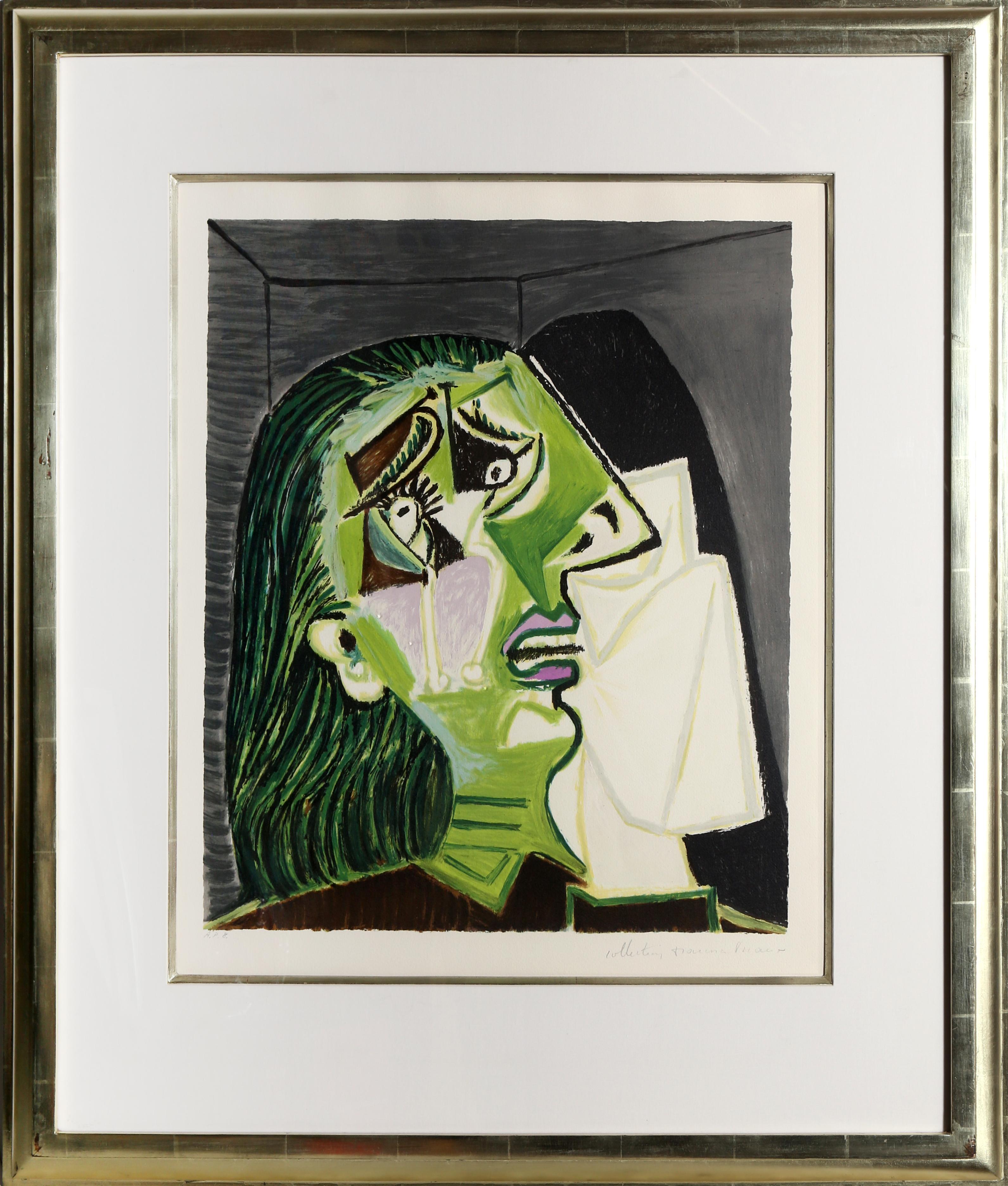 Eine Lithographie aus der Nachlasssammlung Marina Picasso nach dem Gemälde "Femme au Mouchoir" von Pablo Picasso.  Das Originalgemälde wurde 1937 fertiggestellt. In den 1970er Jahren, nach Picassos Tod, autorisierte Marina Picasso, seine Enkelin,