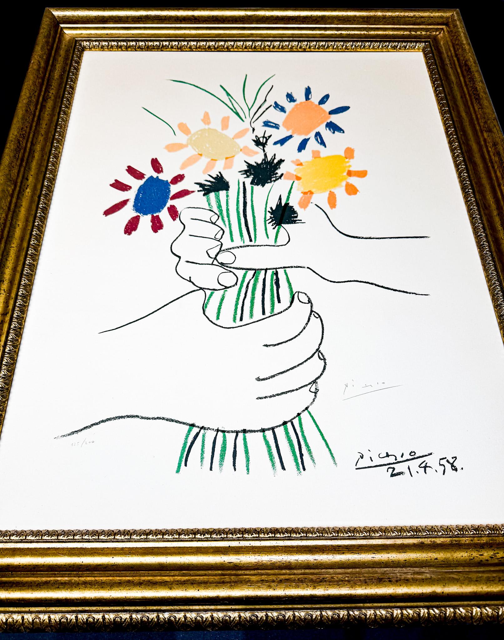 Pablo Picasso (1881 - 1973) - Bouquet de Fleurs-Color lithograph on Arches paper im Angebot 3
