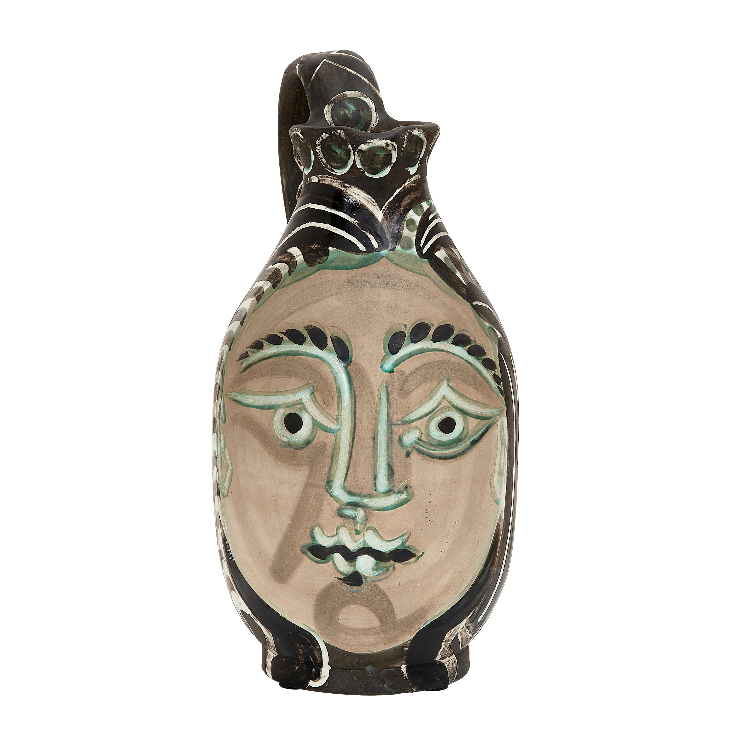 Pablo Picasso 'Femme du barbu' (A. R. 193) Jarra Madoura 1953 en venta 2