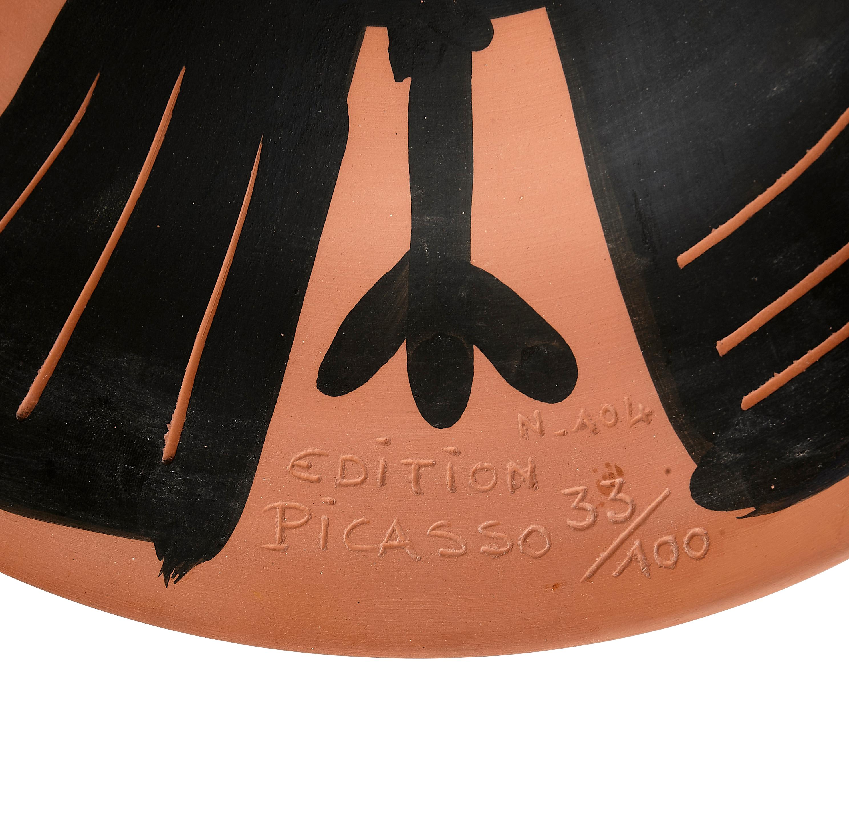 Pablo Picasso 'Hibou noir perche' (A. R. 398) Perched Black Owl Madoura Plate For Sale 2