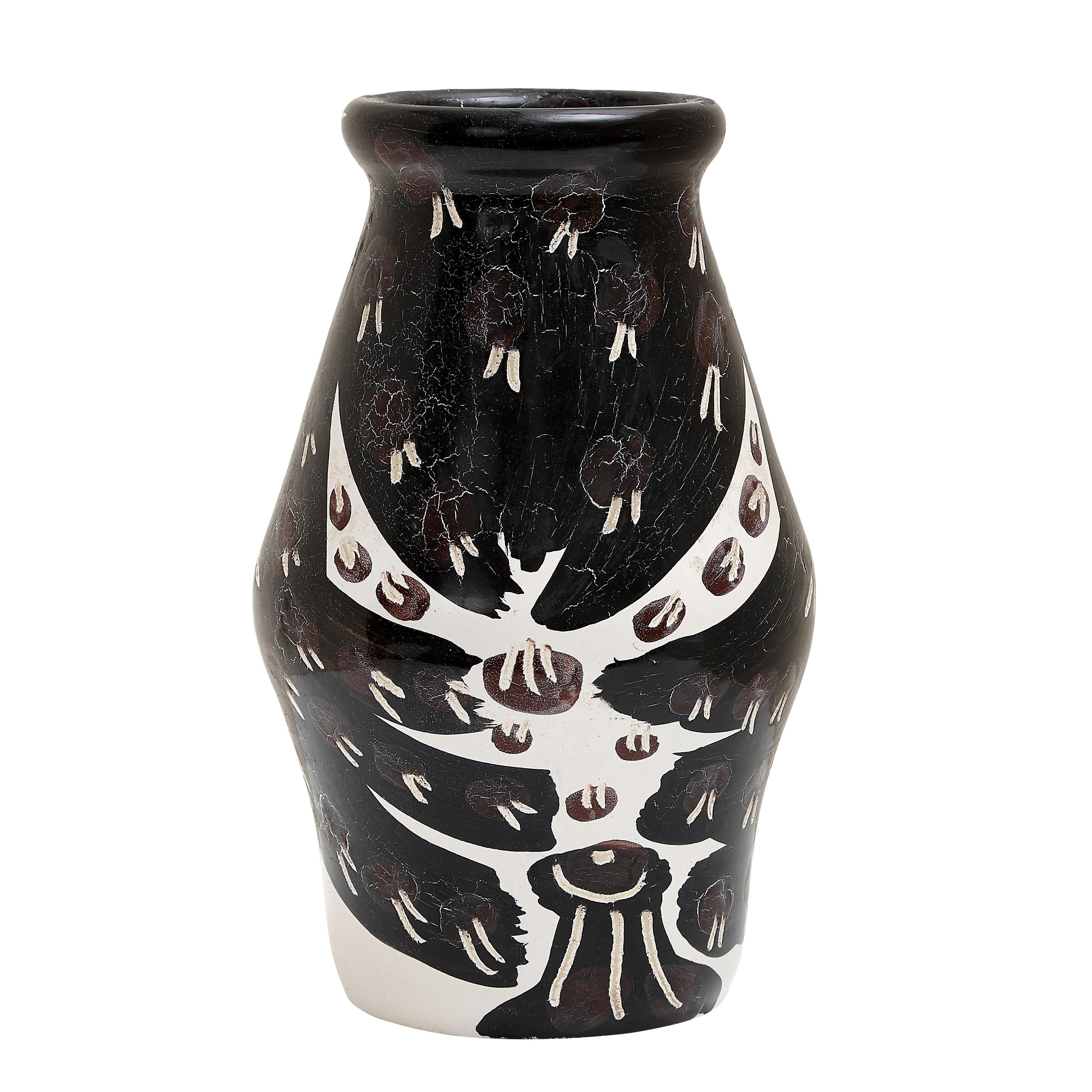 PABLO PICASSO (1881-1973) 
Hibou marron noir (A. R. 123)

Vase Terre de faïence, 1951, de l'édition de 300, portant l'inscription 'Edition Picasso' et 'Madoura', émaillé et peint, avec les timbres de l'Edition Picasso et Madoura.