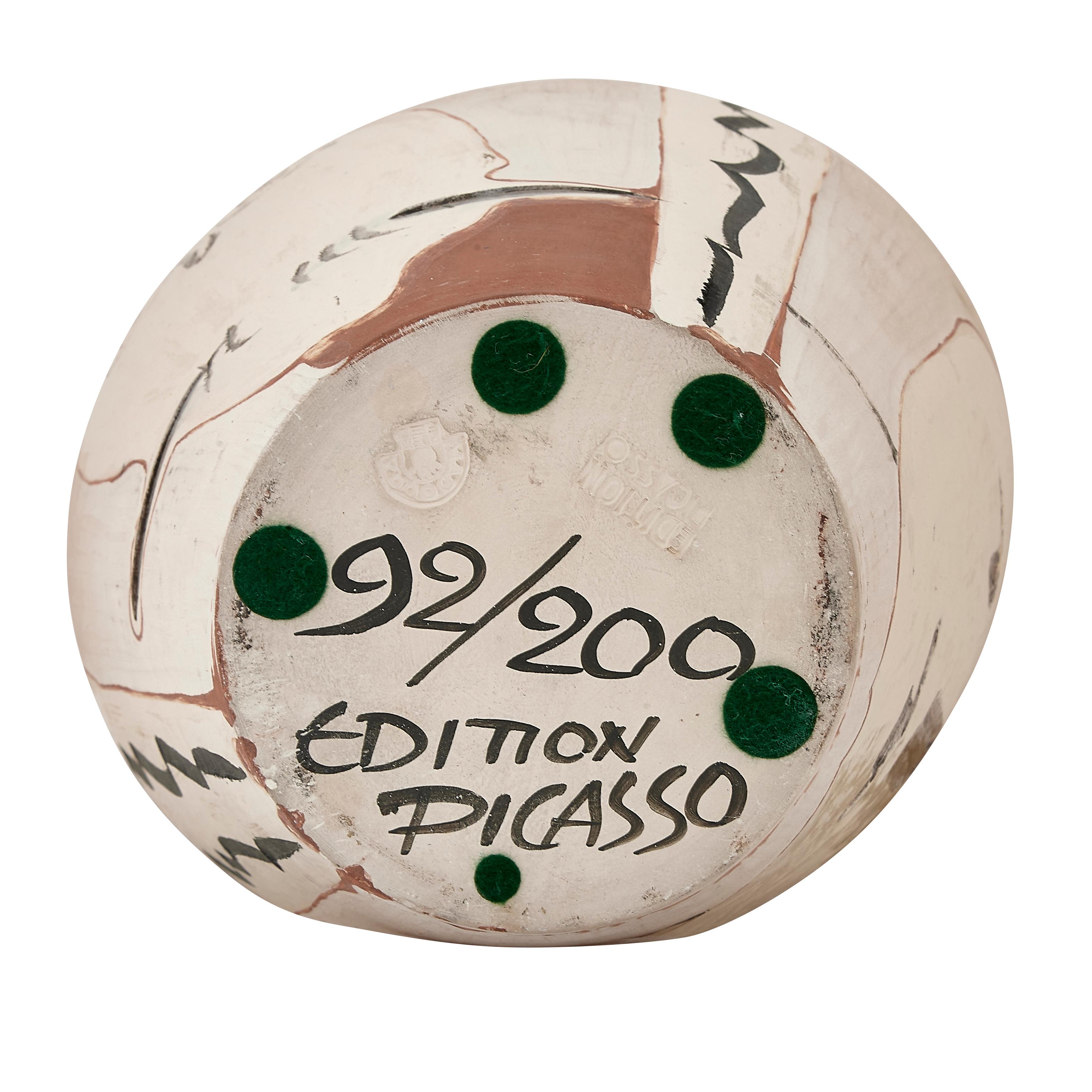 Pablo Picasso 'Visage et Hibou' (A. R. 407) Face and Owl Madoura Vase 1958 For Sale 4