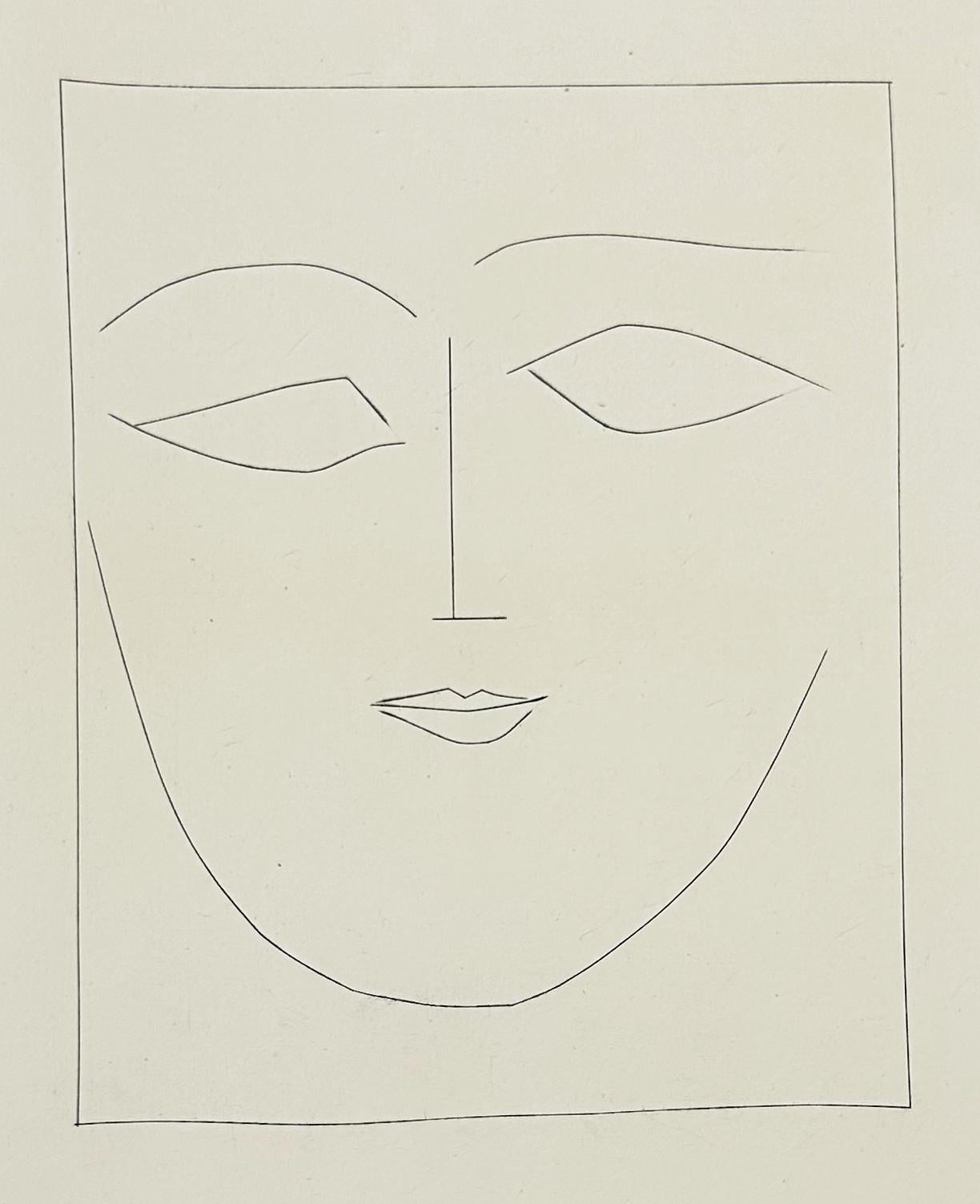 Cabeza cuadrada de mujer con los labios llenos, de Carmen