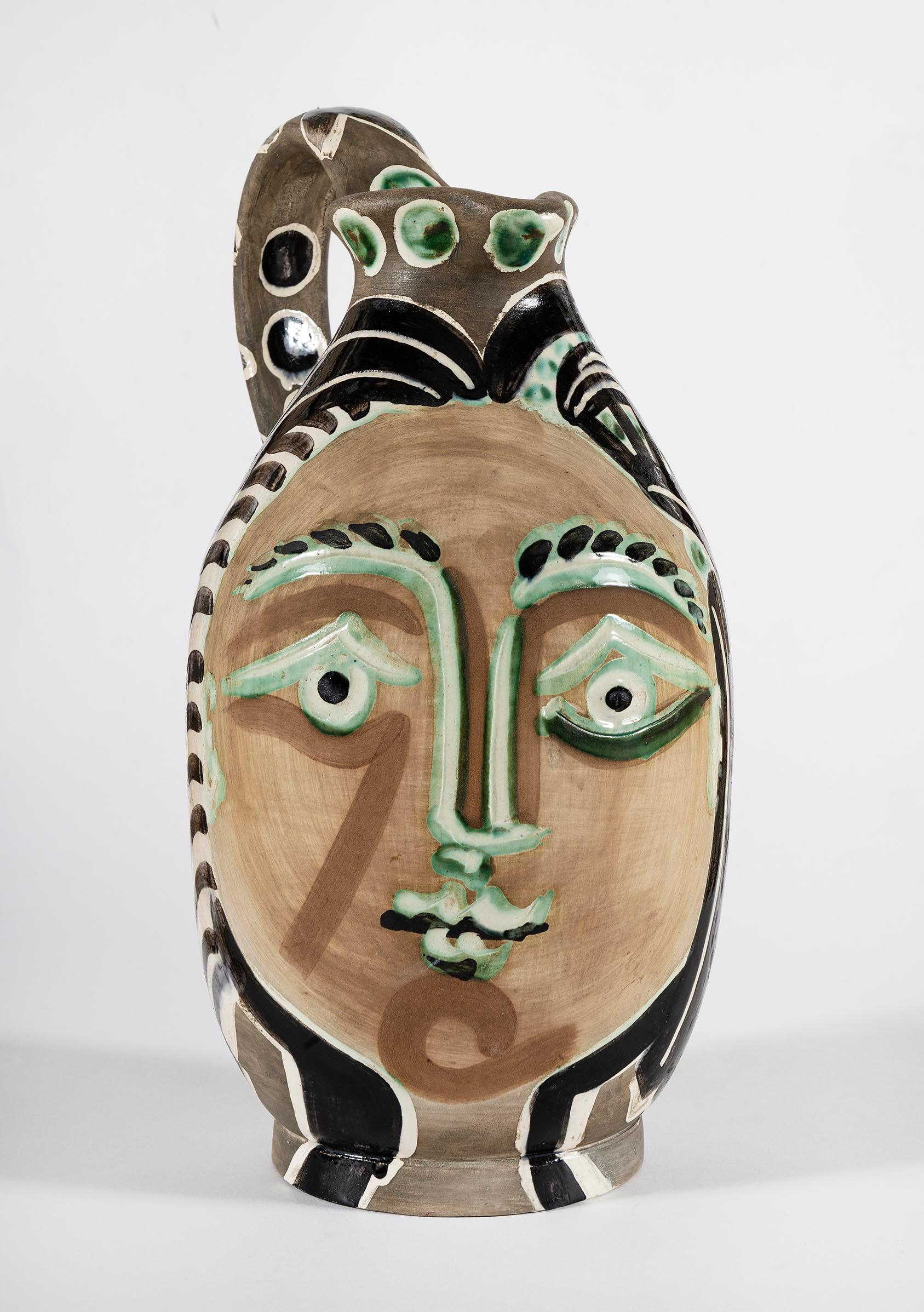 Figurative Sculpture di Pablo Picasso - Femme Du Barbu (A.R.193)