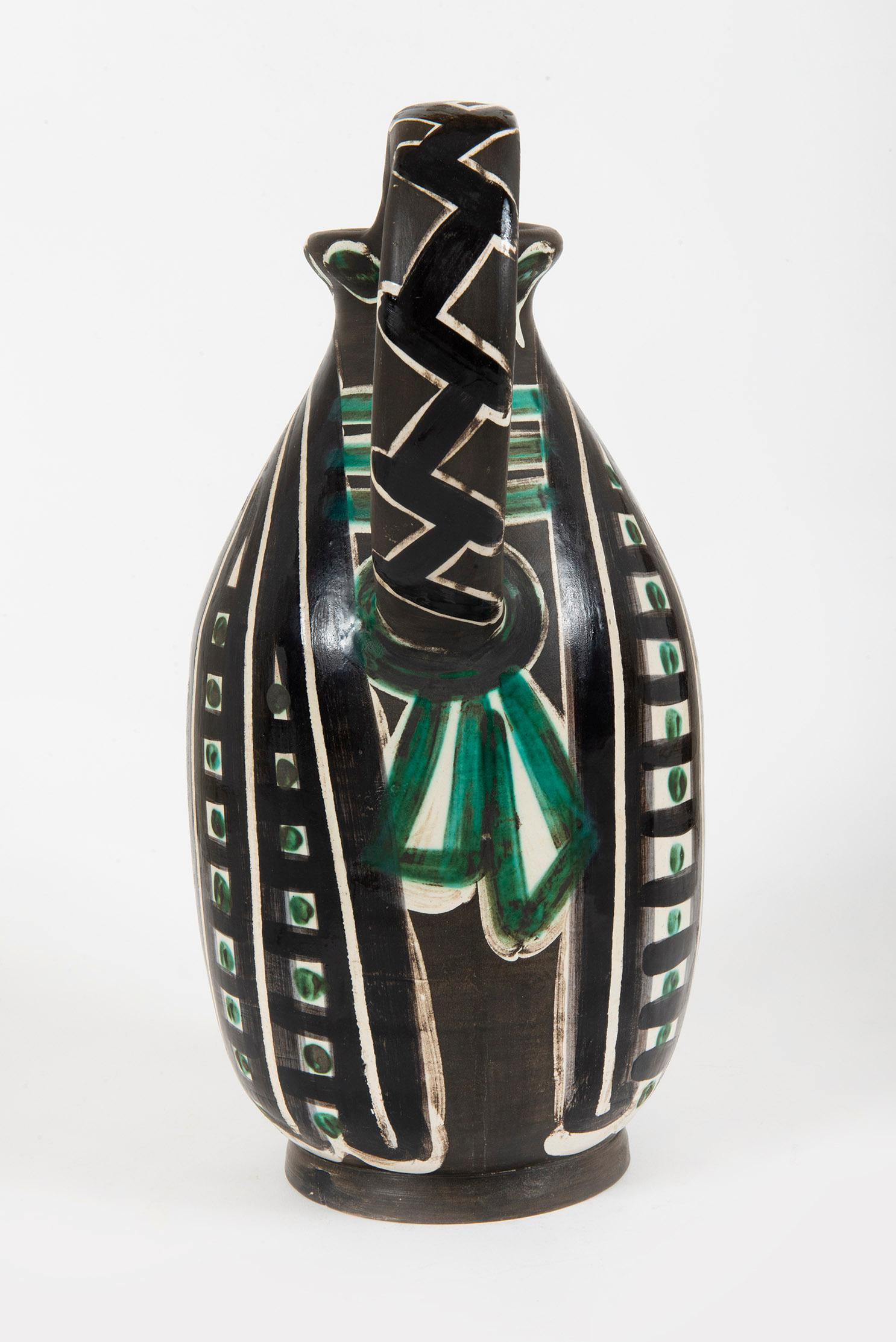 Femme du barbu, Pablo Picasso, Ceramic, Terracotta, 1950's, Postwar, Sculpture
Ed. 500 pcs
White earthenware clay, decoration in engobes, knife engraved under partial brushed glaze, beige, black, green and grey patina.
Stamped and signed underneath
