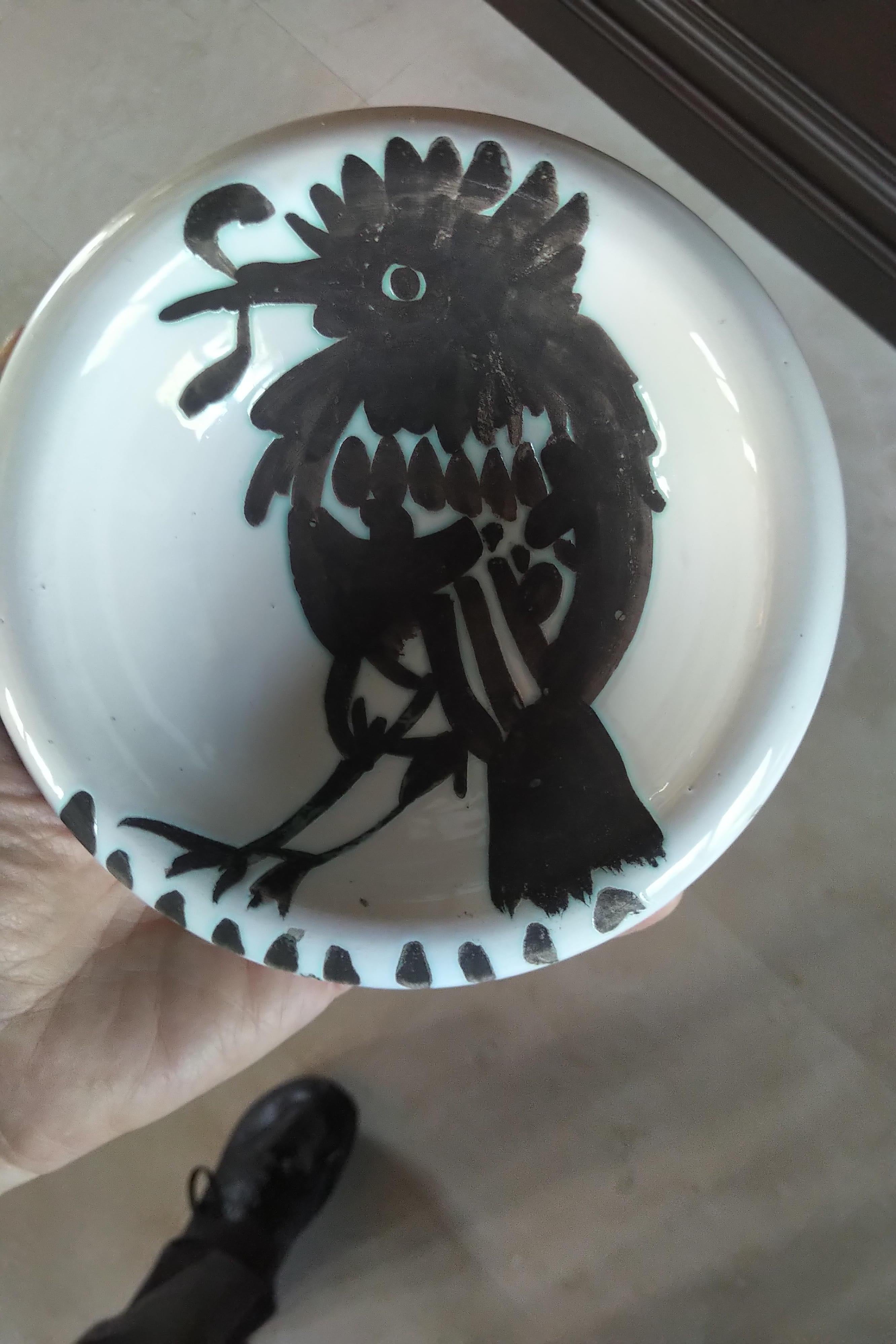 Picasso Madoura Keramik A.R. 172 Vogel mit Worm  – Sculpture von Pablo Picasso
