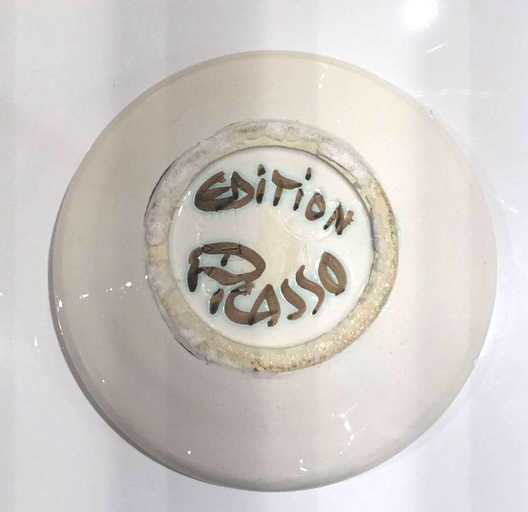 Ramie 176 Ceramic Ashtray Picasso Madoura Ceramic - Cubist Sculpture by Pablo Picasso