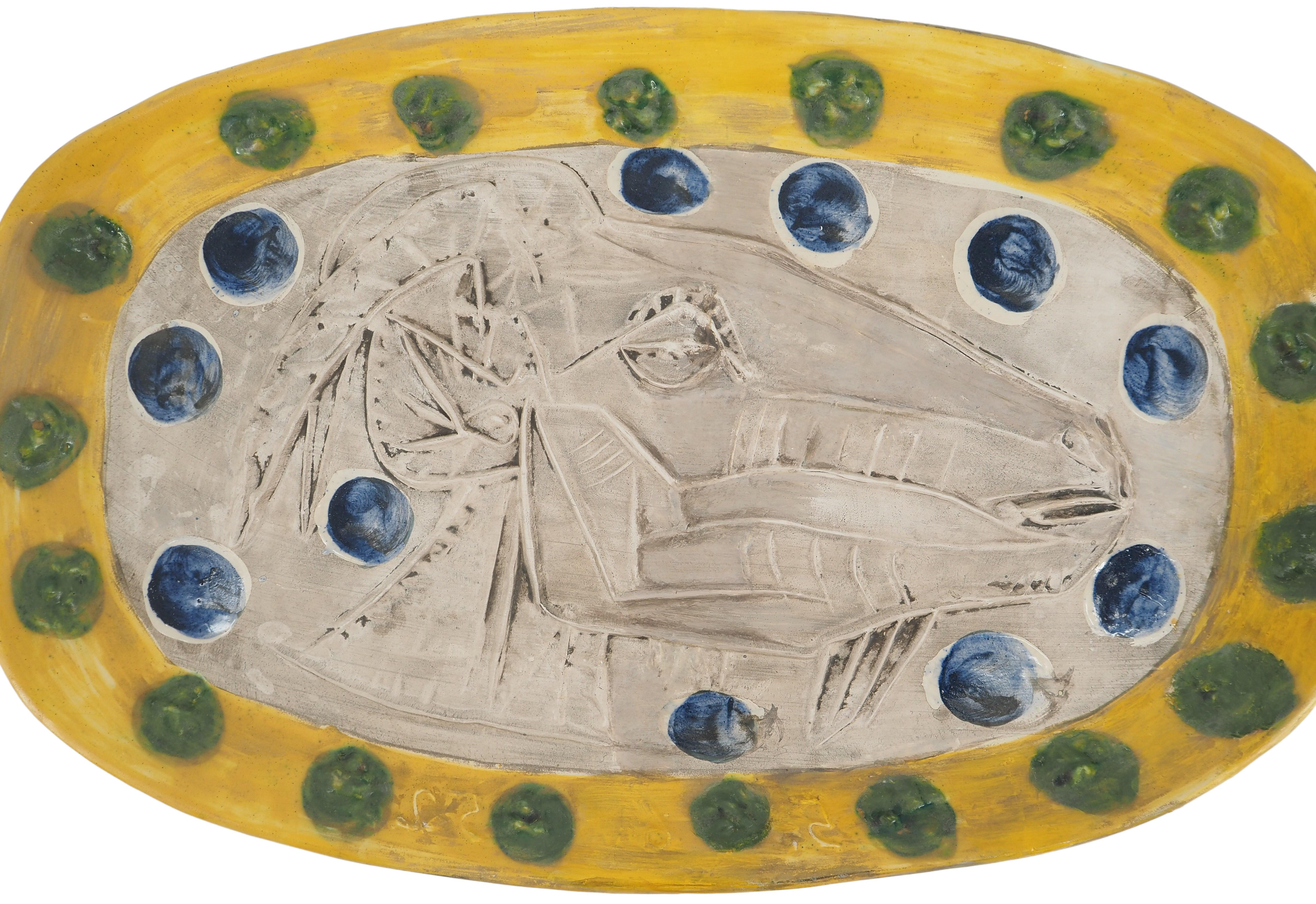 Grand plat à tête de chèvre - Céramique originale MADOURA - Edition /100 (Ramié #148) - Beige Figurative Sculpture par Pablo Picasso