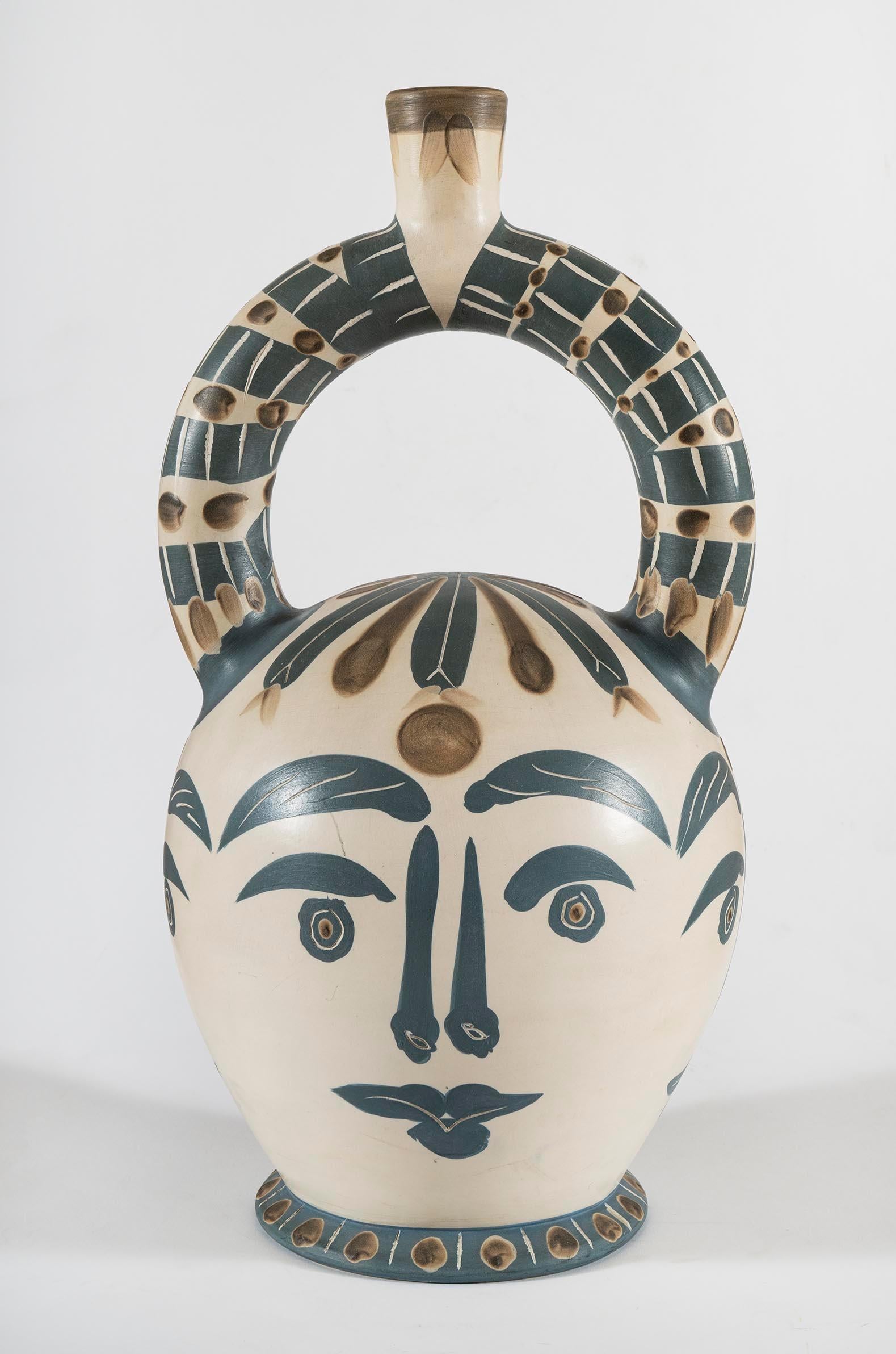 Vase aztèque aux quatre visages (A.R.402) - Gray Figurative Sculpture by Pablo Picasso