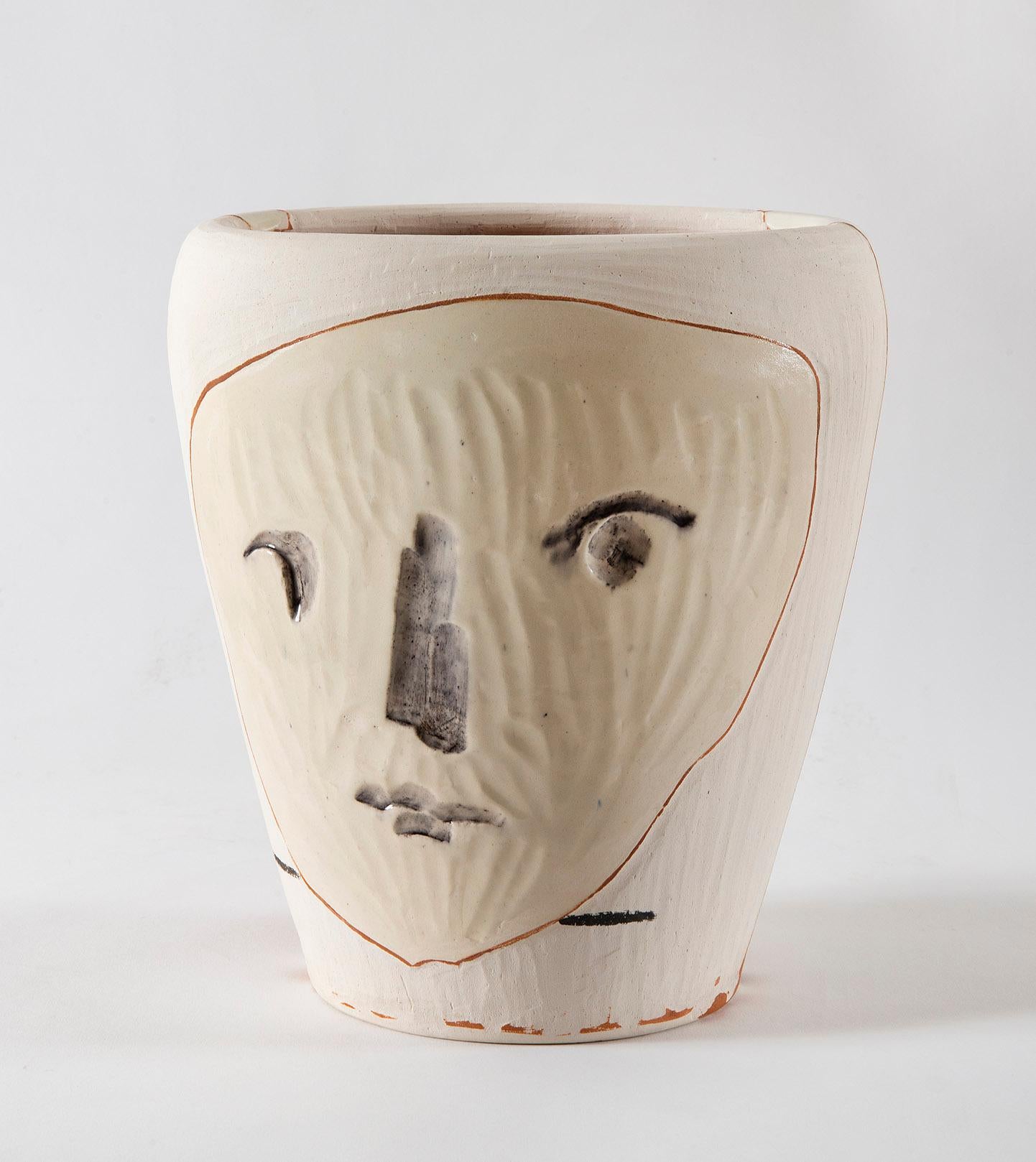 Visage Et Hibou (A.R.407) - Sculpture di Pablo Picasso