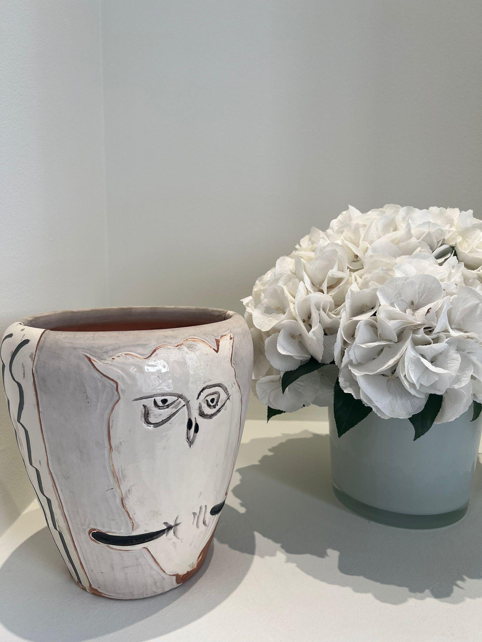 Visage et Hibou, Picasso, Owl, Vase, Terracotta, Earthenware, Face, Ceramic - Art Deco Print by Pablo Picasso