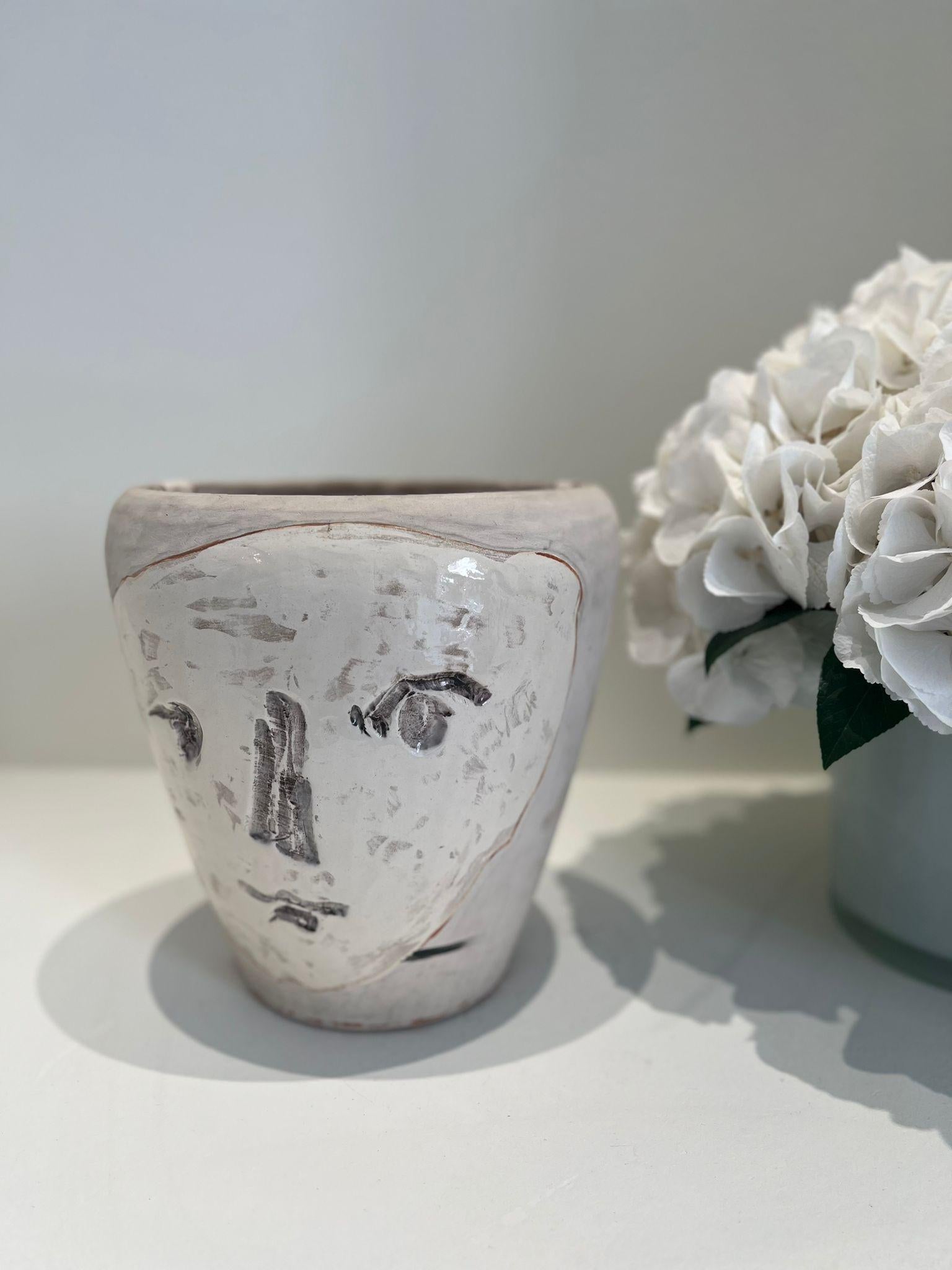 Ed. 172/200 pcs, 
Glazed ceramic
24 x 23 x 20 cm
Numbered underside: Edition Picasso, Madoura, Edition Picasso, Madoura, 172/200 Picasso : Catalogue Raisonné de l'oeuvre céramique de Picasso, 1947-1971, par Alain Ramié, Editions Madoura, Vallauris,